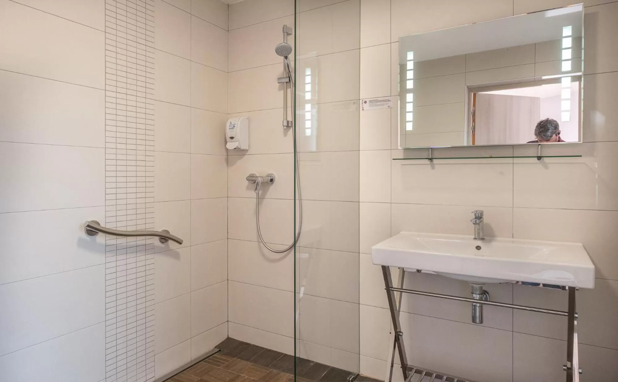 Bathroom in Charme Hôtel, Montbéliard Sud