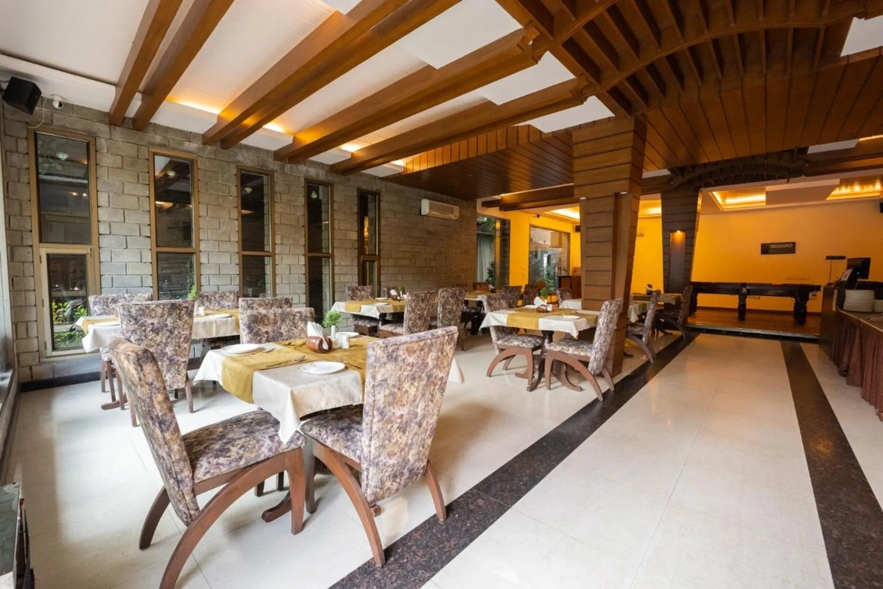 Restaurant/places to eat in Kasauli Castle Resort