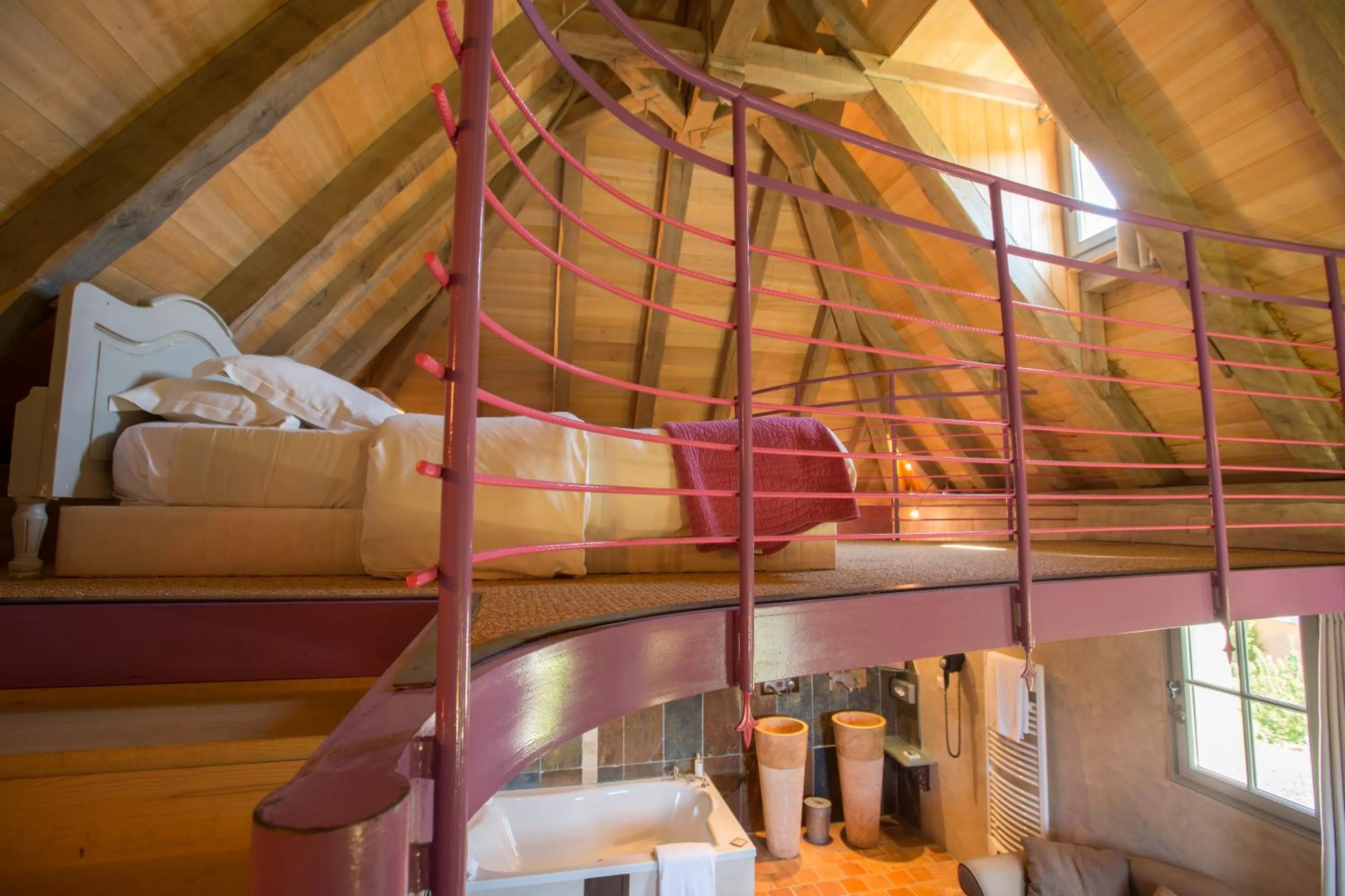 Bed in Hôtel-Spa Le Saint Cirq