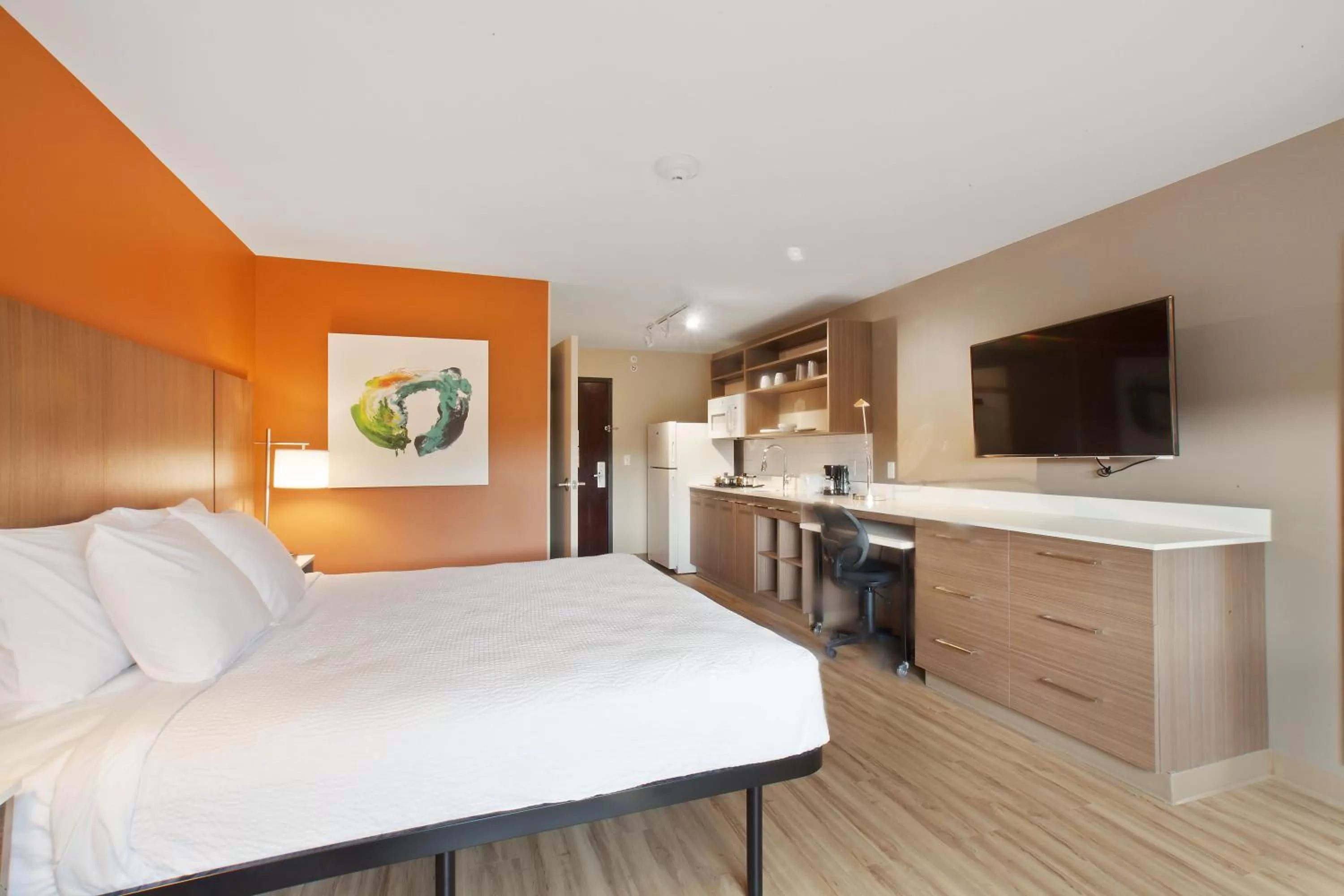 Photo of the whole room, Bed in Extended Stay America Premier Suites - Providence - East Providence