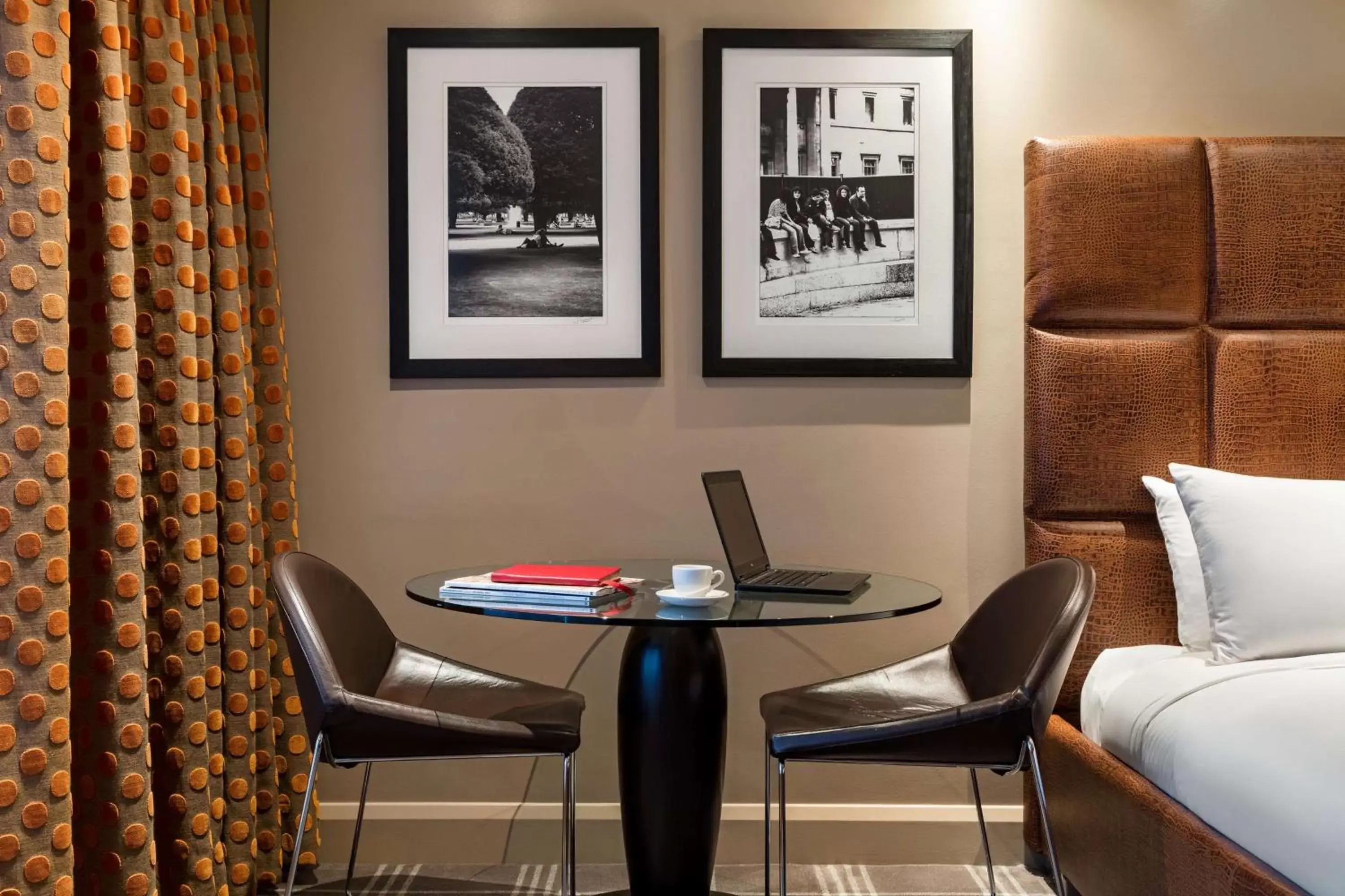 Premium King Deluxe in Radisson Blu Hotel, London Heathrow Premium King Deluxe in Radisson Blu Hotel, London Heathrow