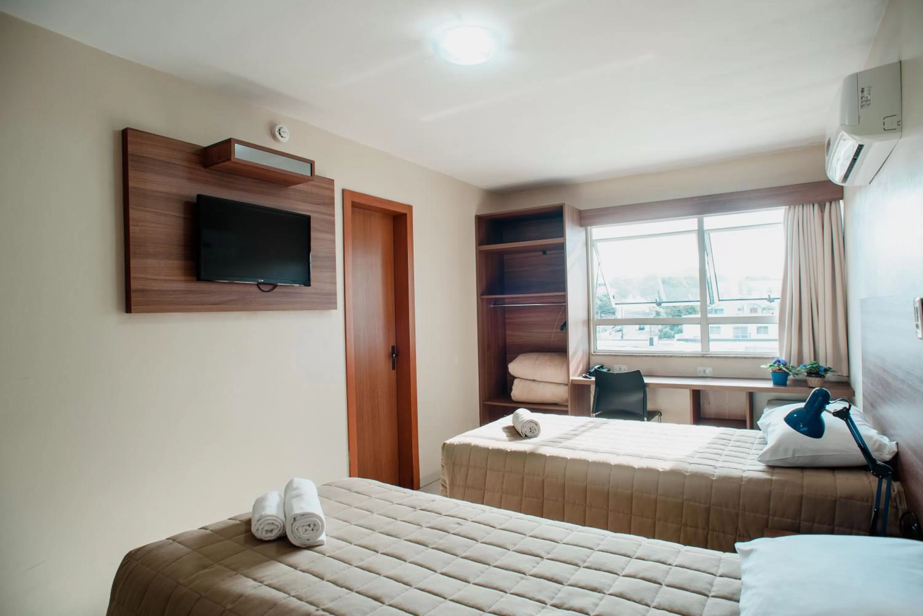 Photo of the whole room, Bed in Vallér Montanha Hotel