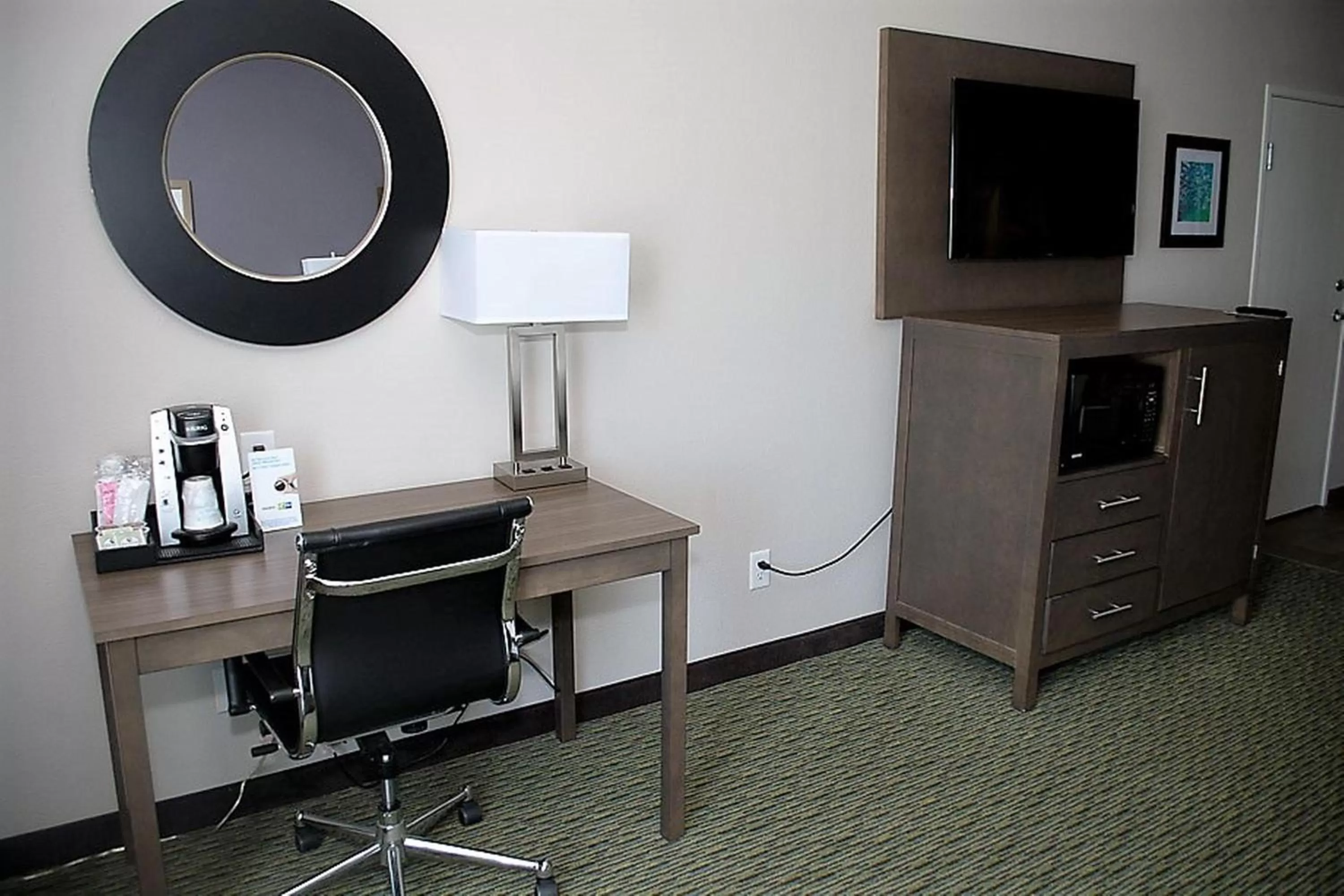 TV and multimedia in Holiday Inn Express Hotel and Suites Port Aransas/Beach Area by IHG