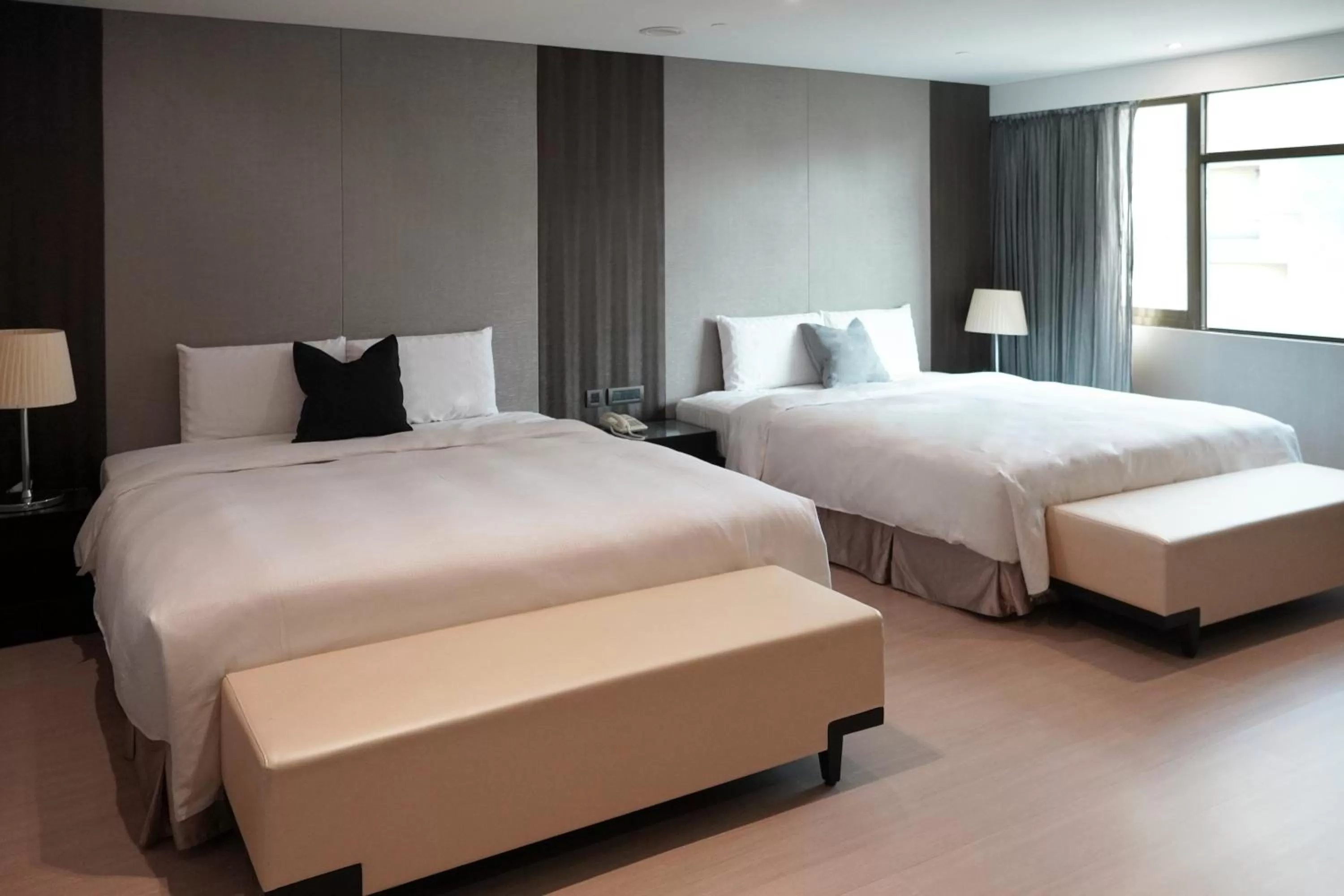 Photo of the whole room, Bed in Talmud Hotel Kaohsiung LoveRiver