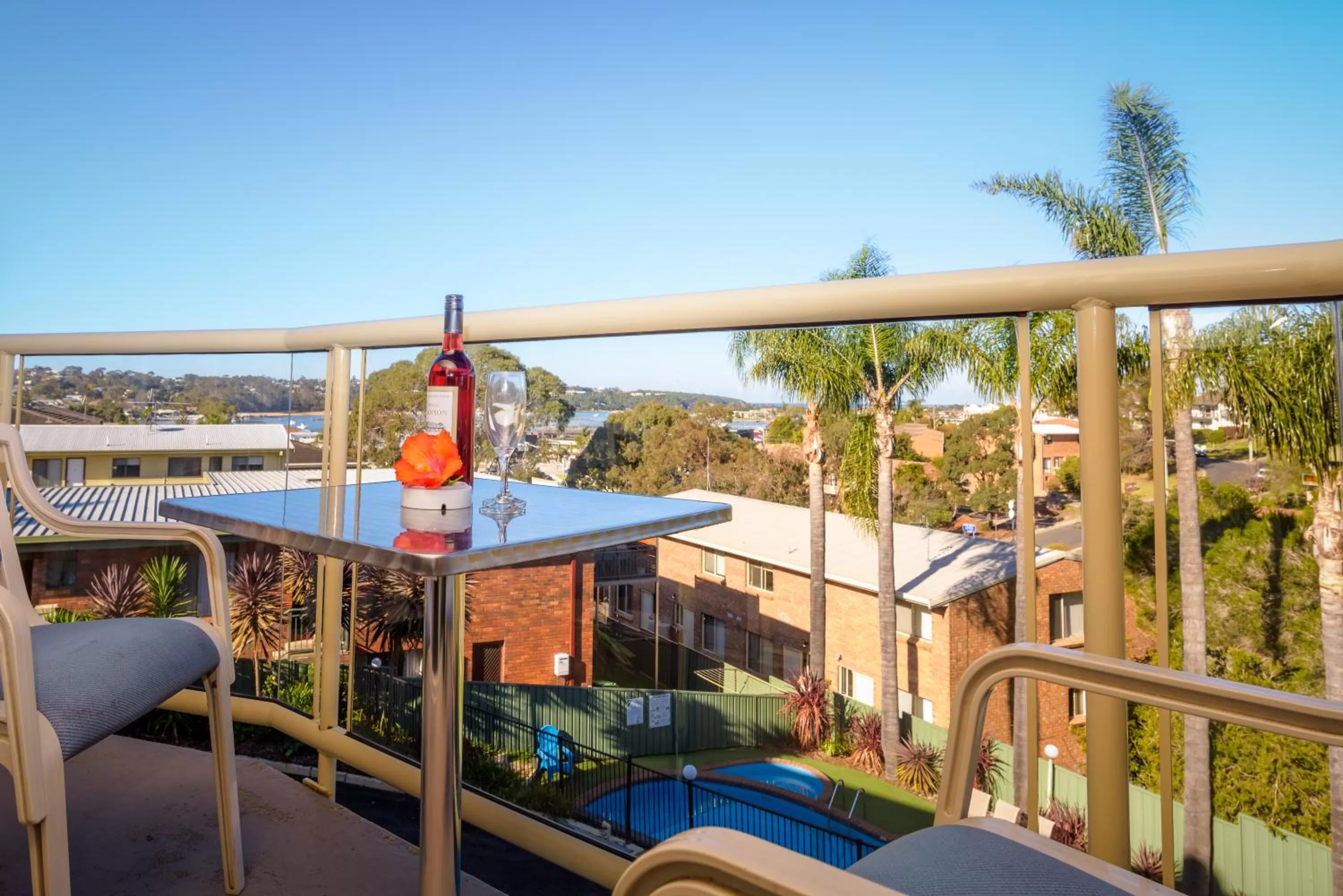 Private Balcony Suite (Upstairs) in Sapphire Waters Motor Inn