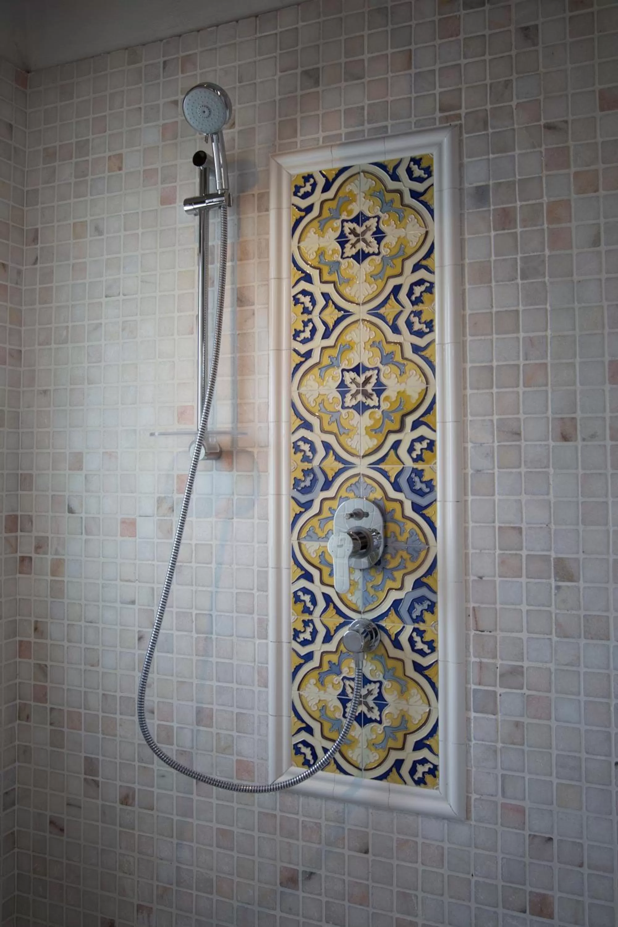 Shower in Jawi Peranakan Mansion