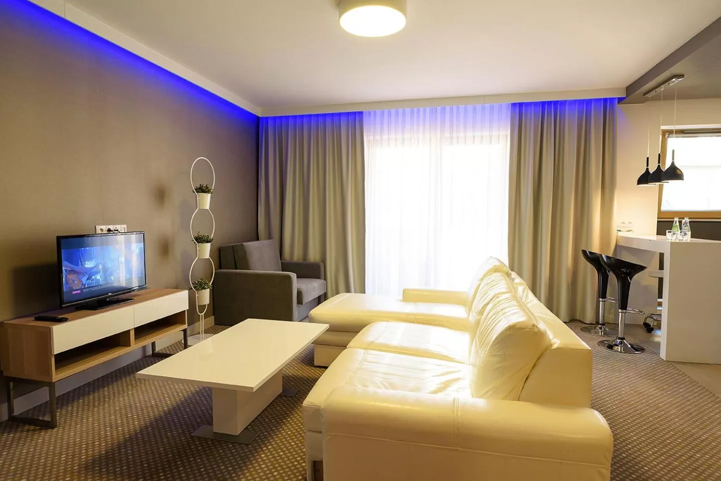 TV and multimedia in Invite