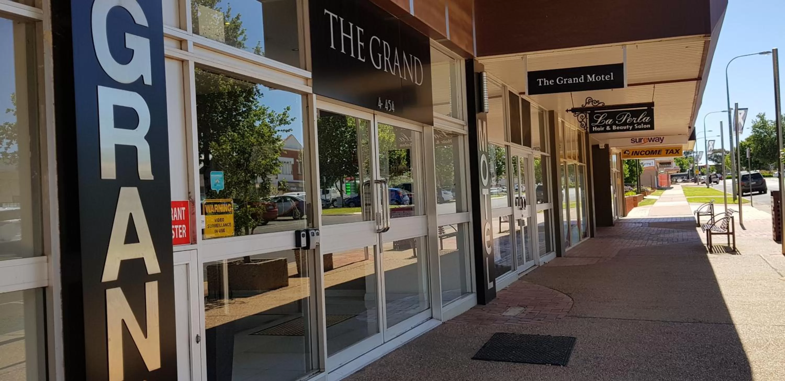 Facade/entrance in The Grand Motel