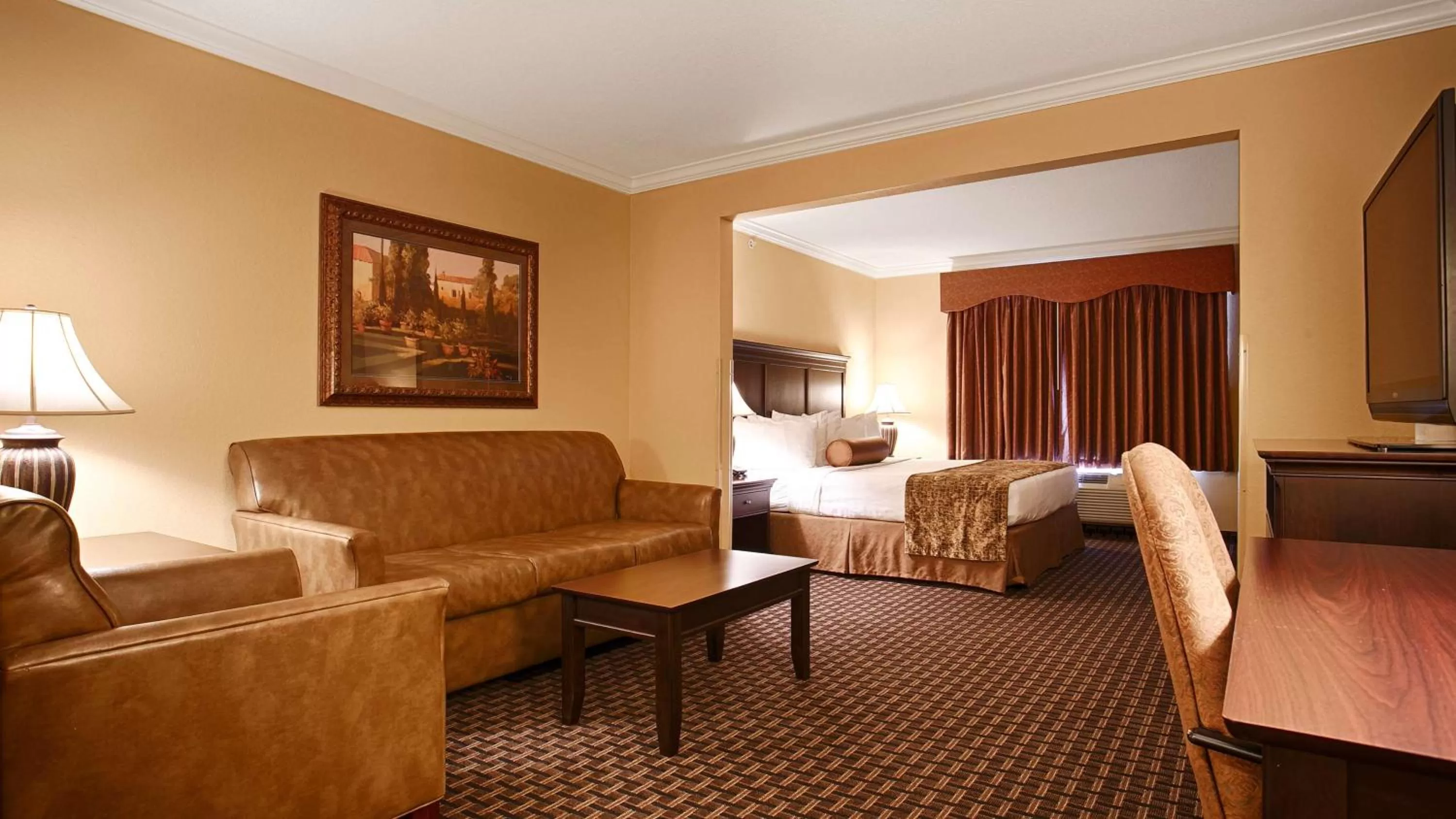 Photo of the whole room in Best Western Plus Southpark Inn & Suites
