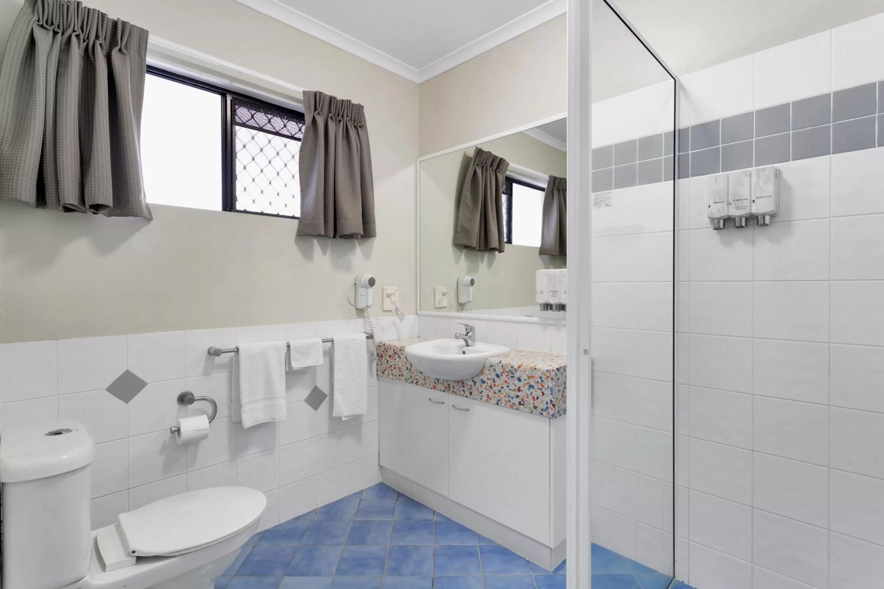 Shower in Mackay Resort Motel