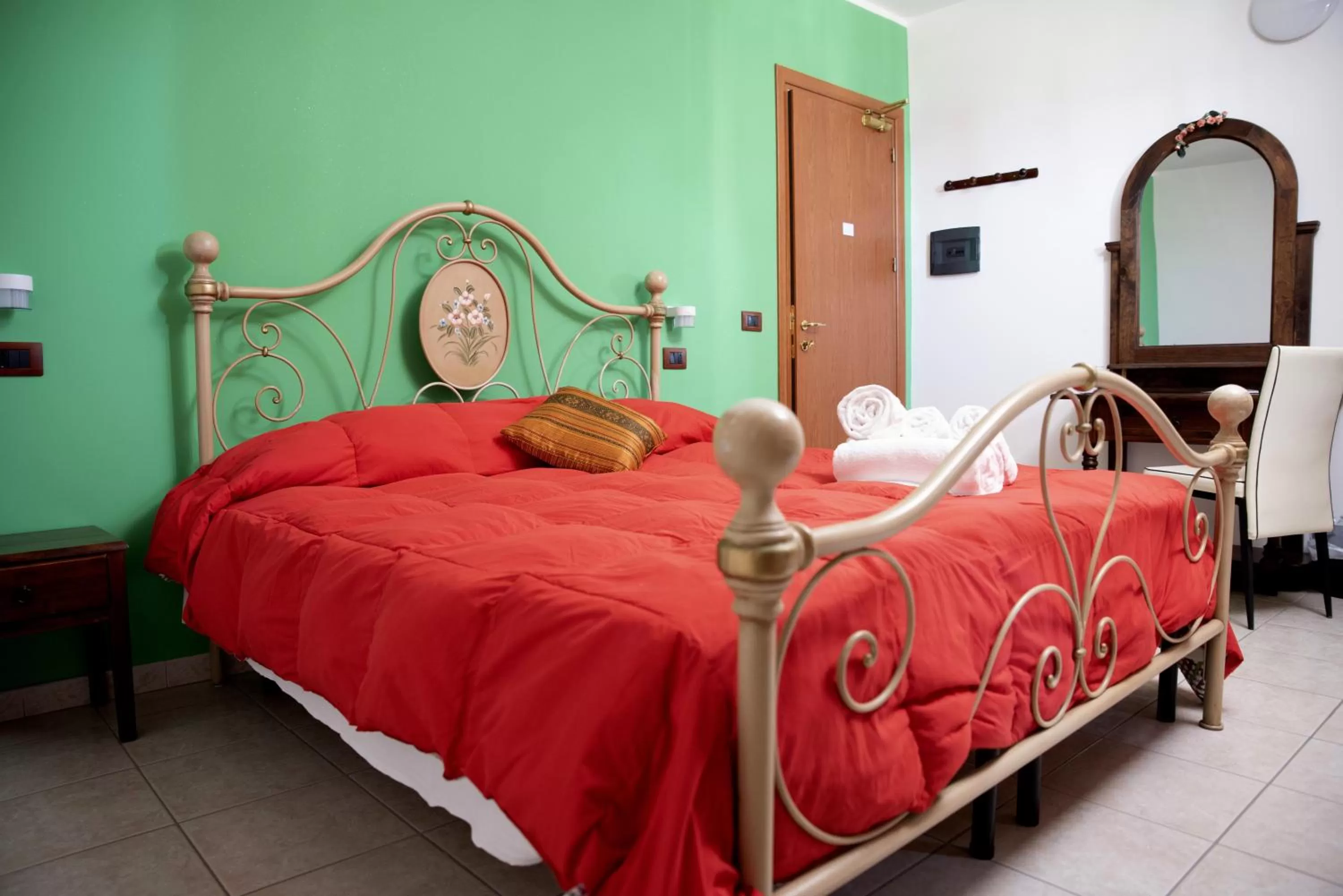 Bed in Carlo V - Holiday Rooms