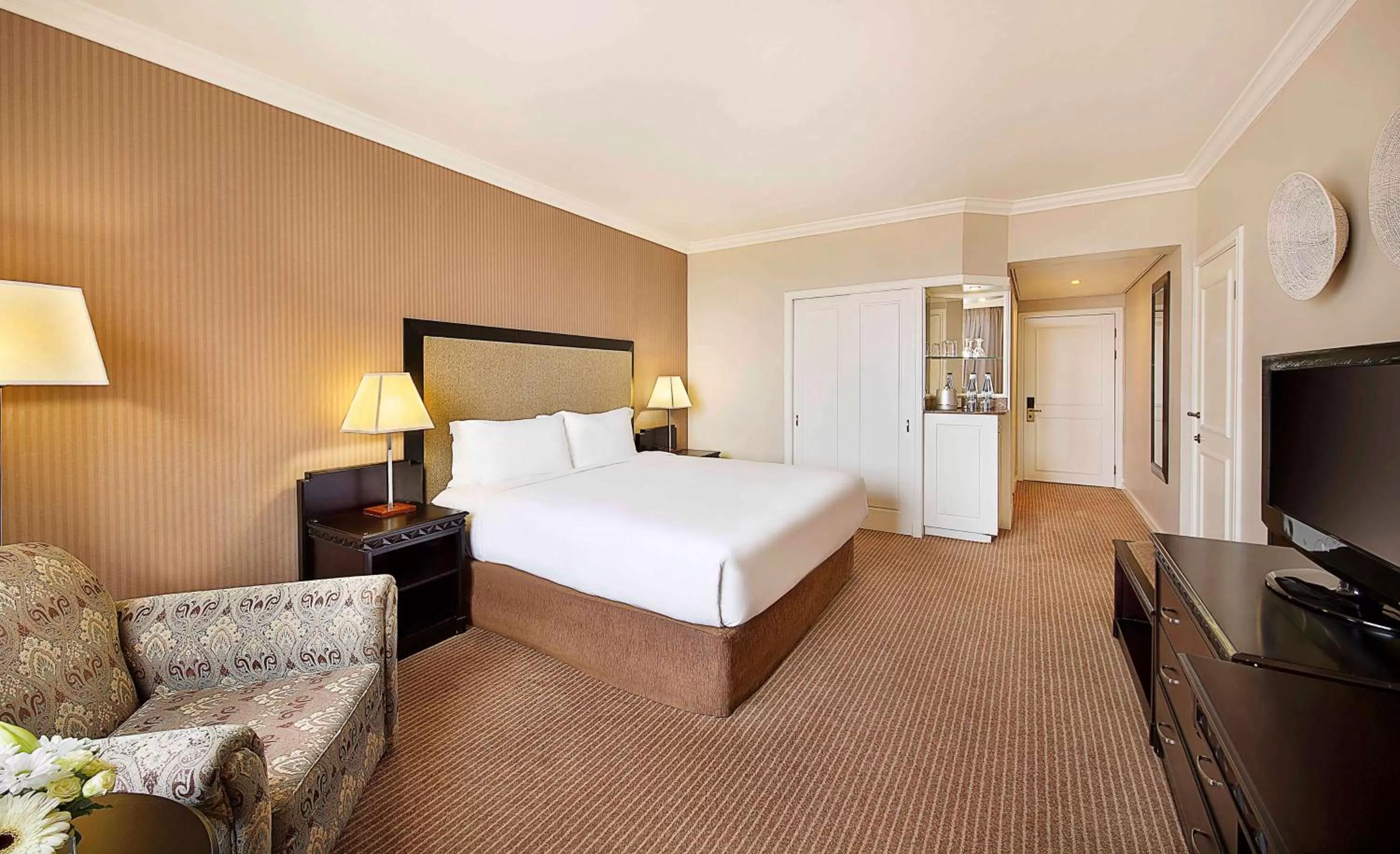 Bedroom, Bed in Hilton Sandton