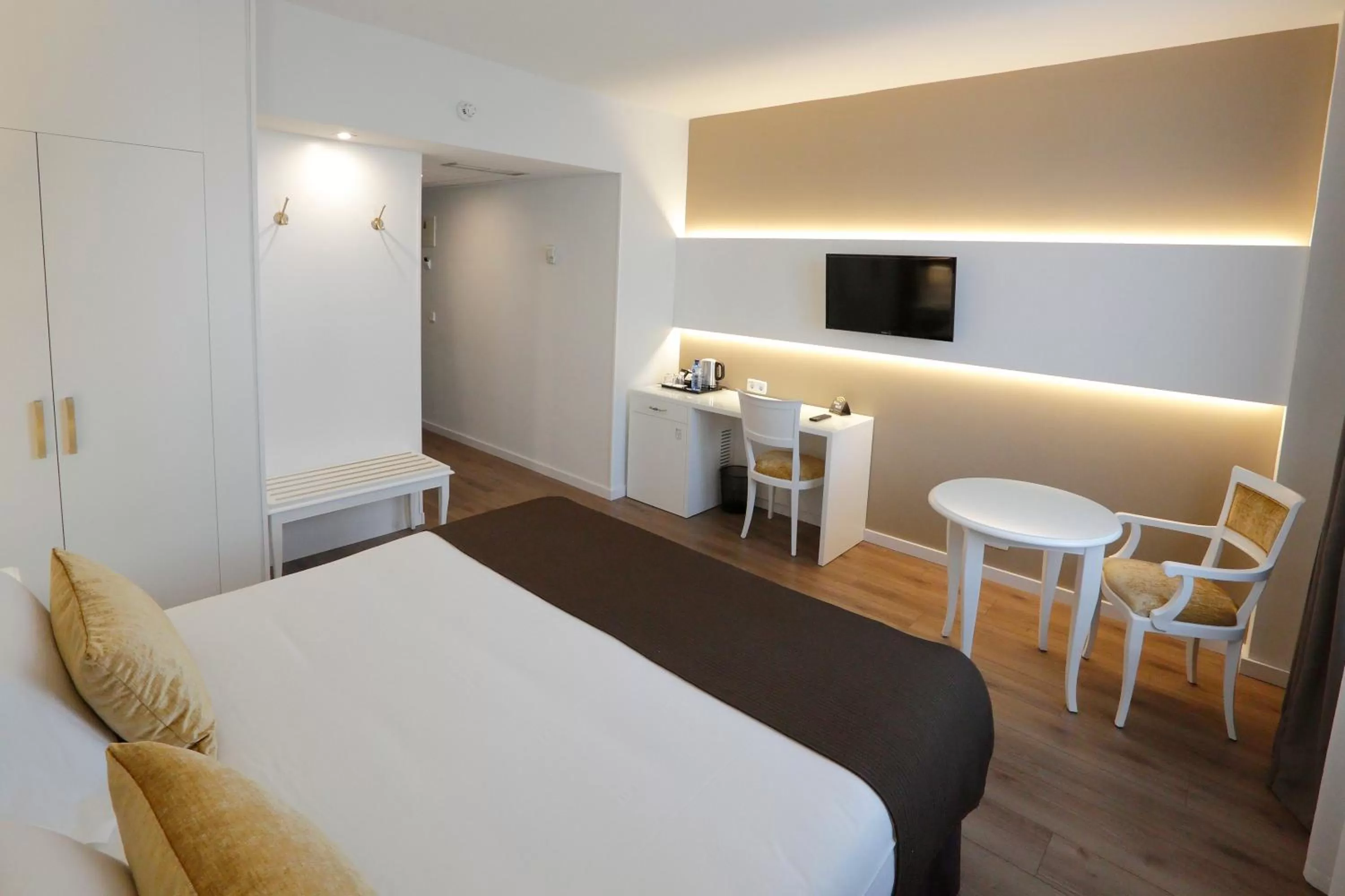 TV and multimedia, Bed in Sercotel Alfonso XIII