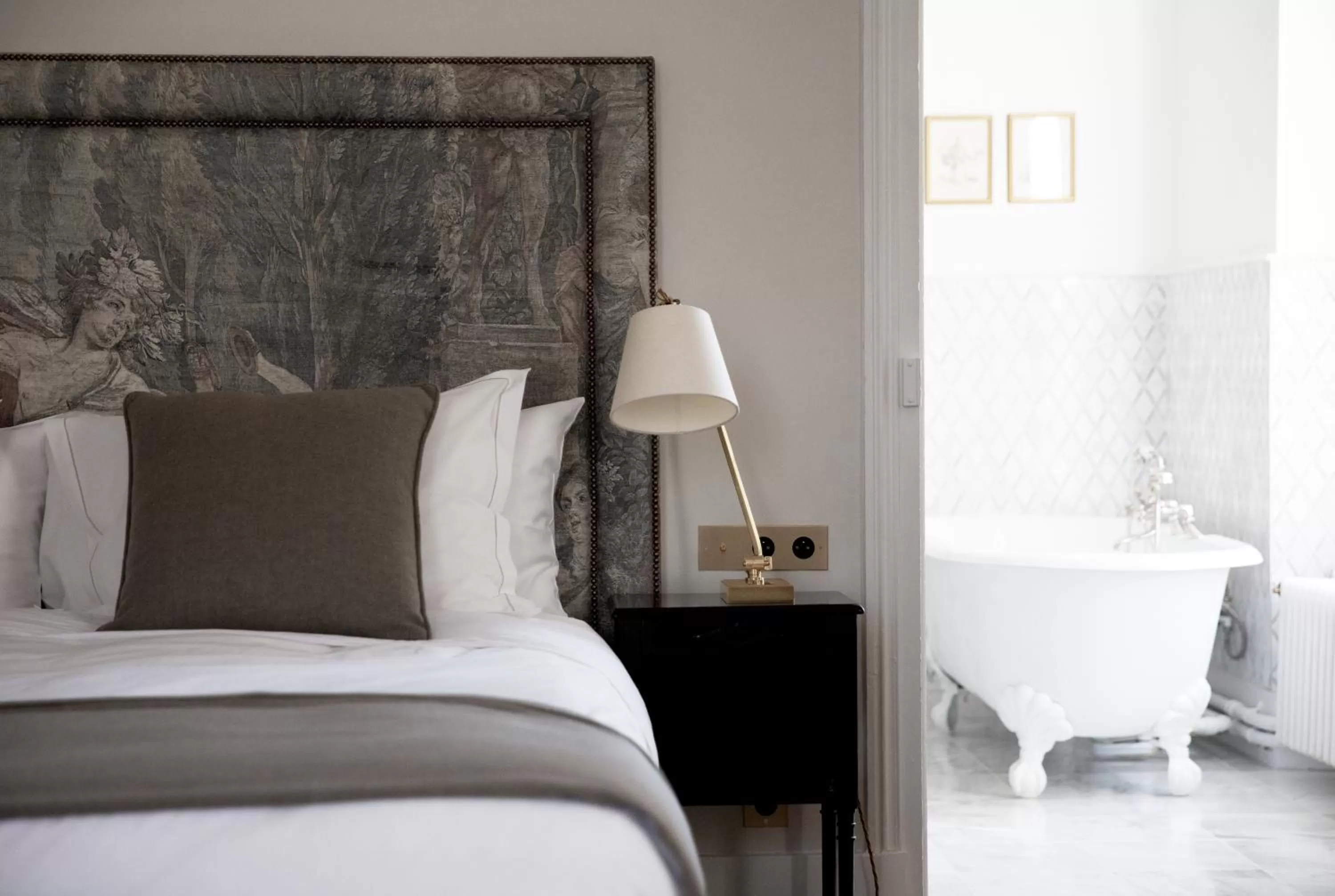 Bed in Le 25bis by Leclerc Briant