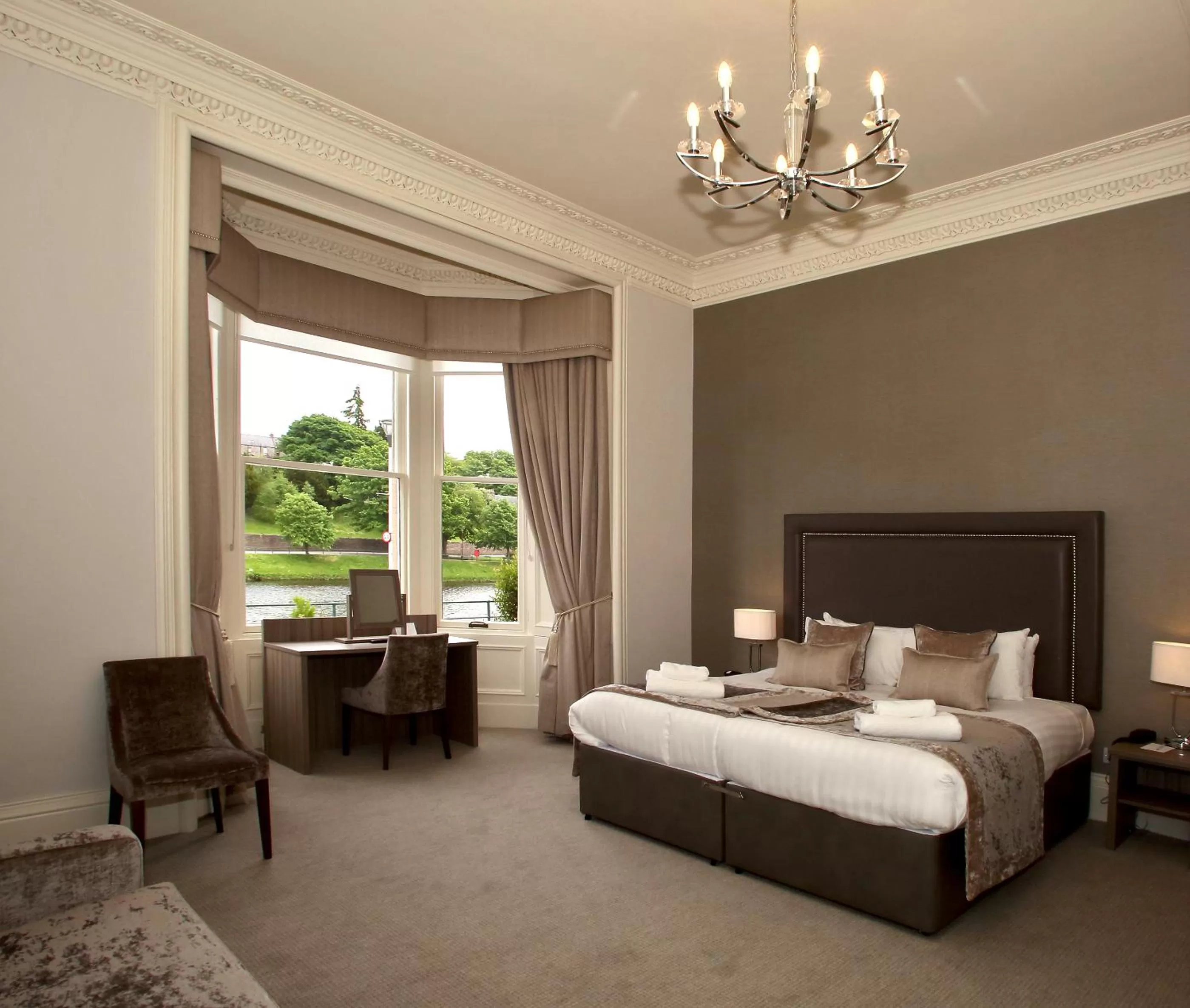 Bed in Inverness Palace Hotel & Spa, WorldHotels Distinctive