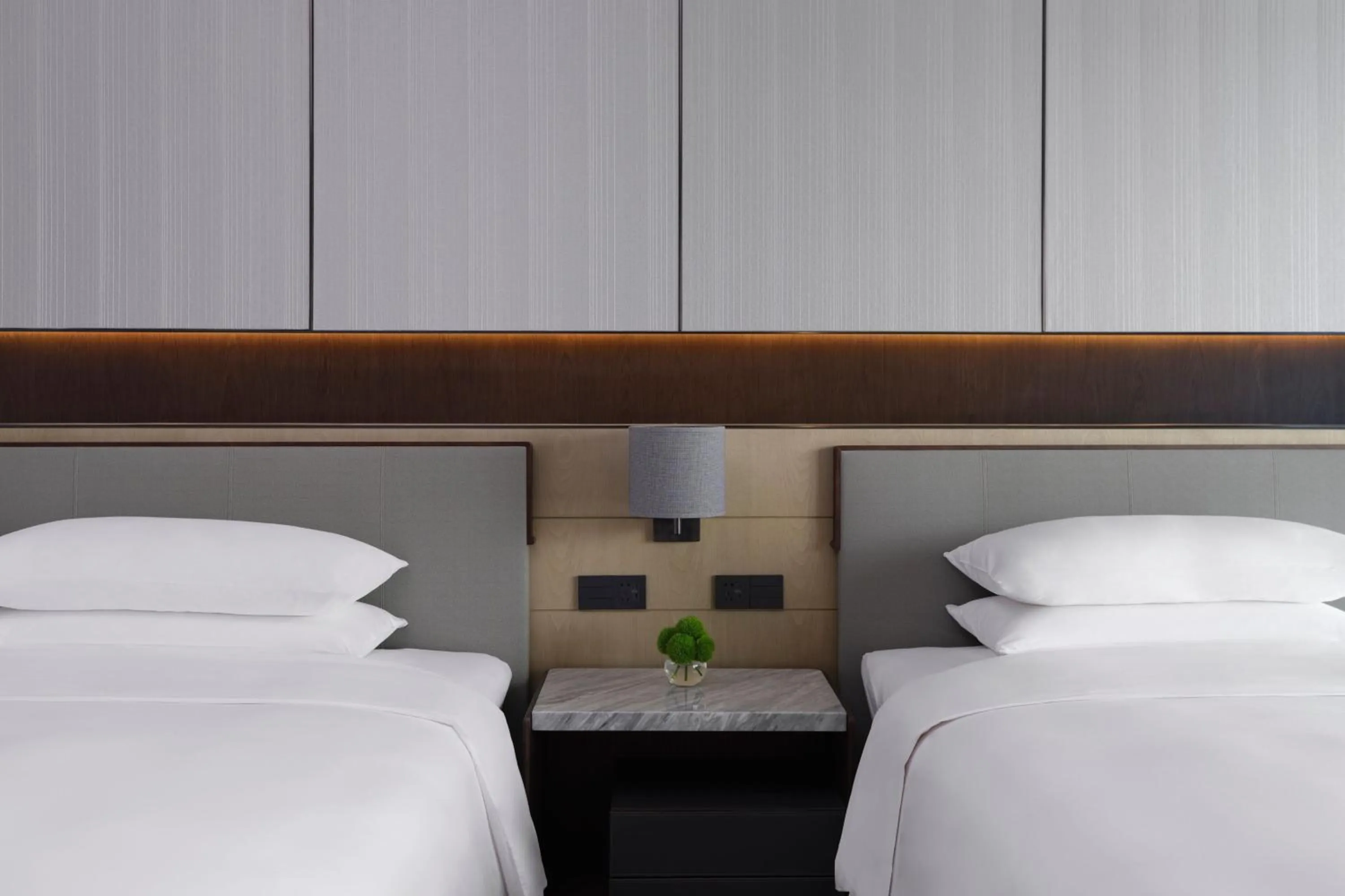 Photo of the whole room, Bed in Zhuhai Marriott Hotel Jinwan