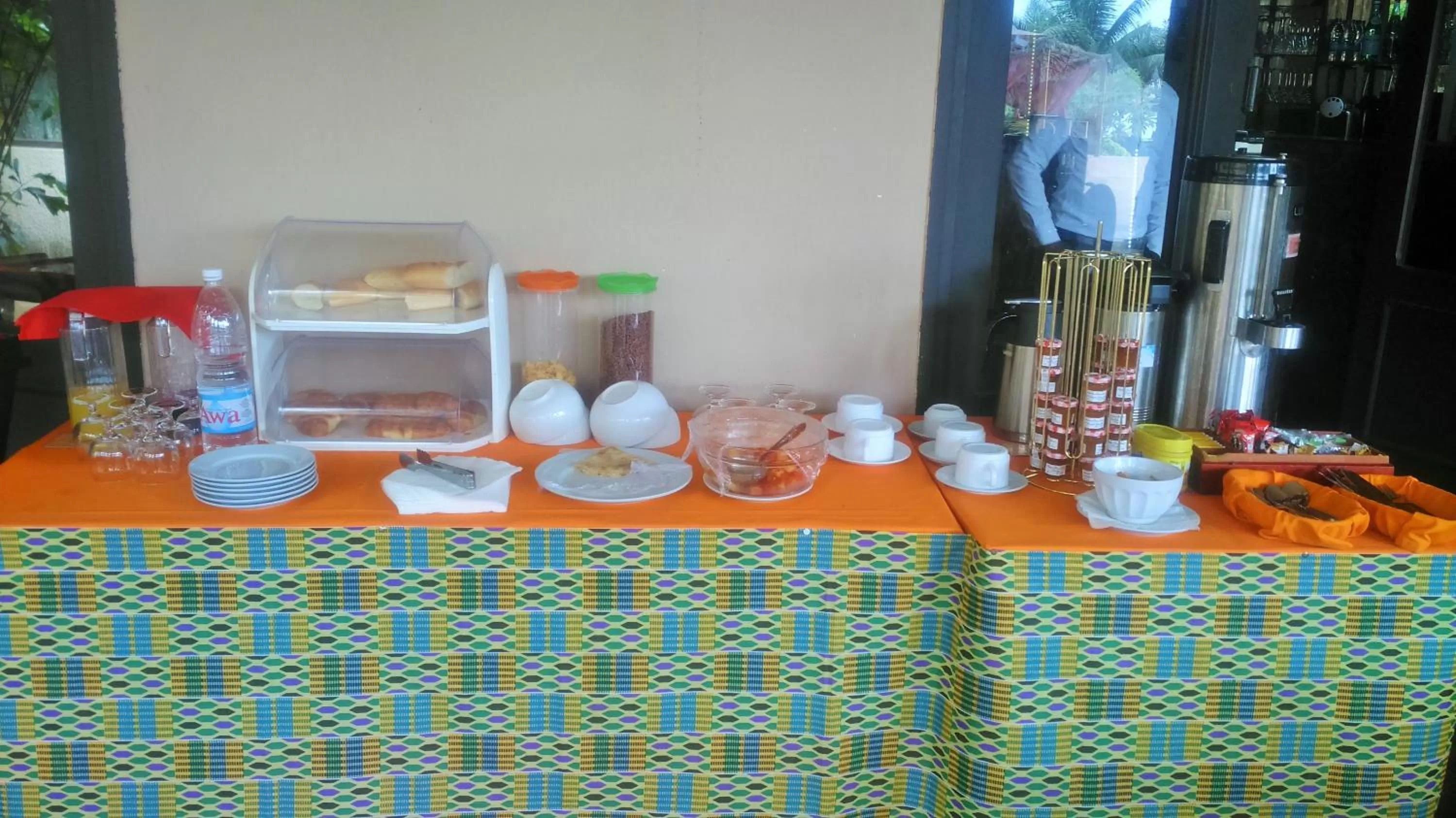 Food and drinks in Hotel Le Marly