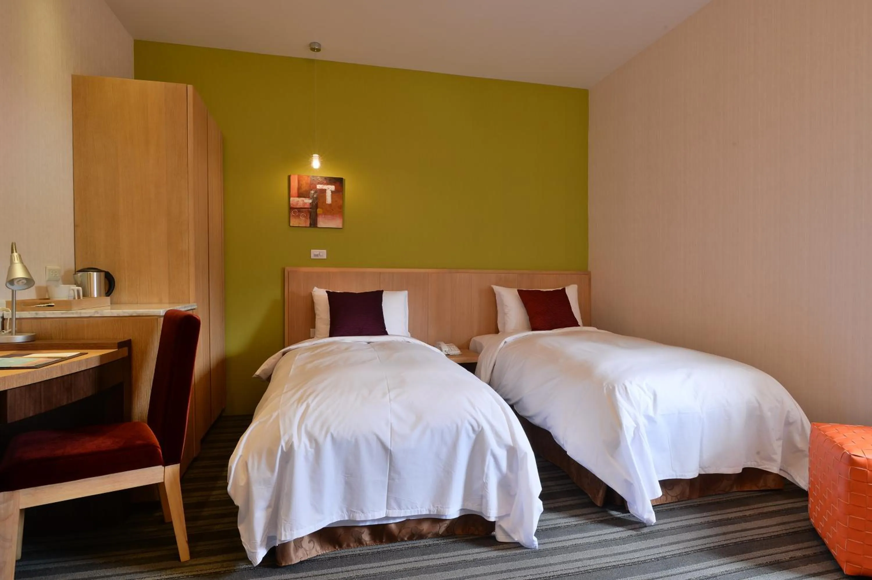 Bedroom, Bed in In Young Hotel