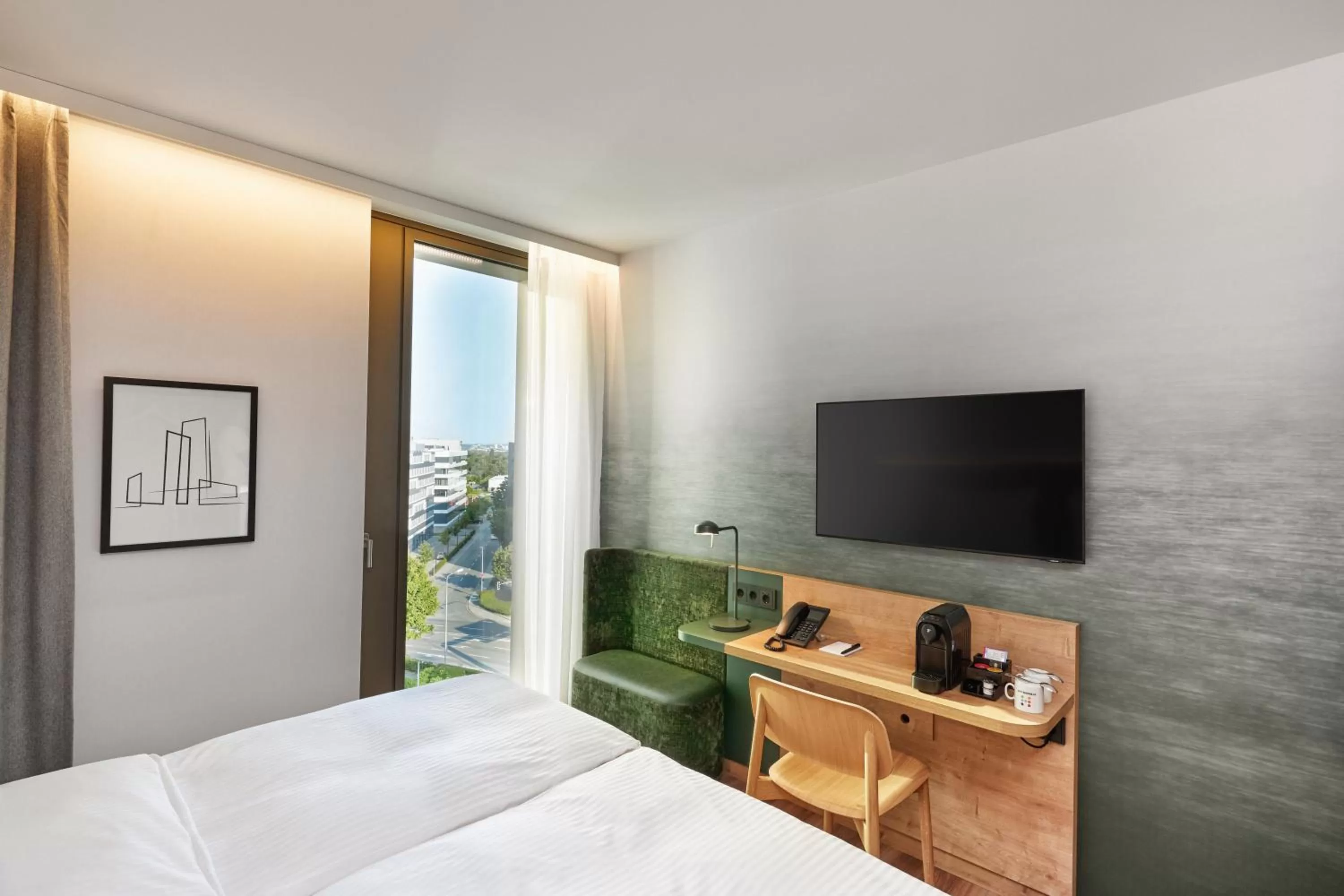 Bed in H+ Hotel Frankfurt Eschborn