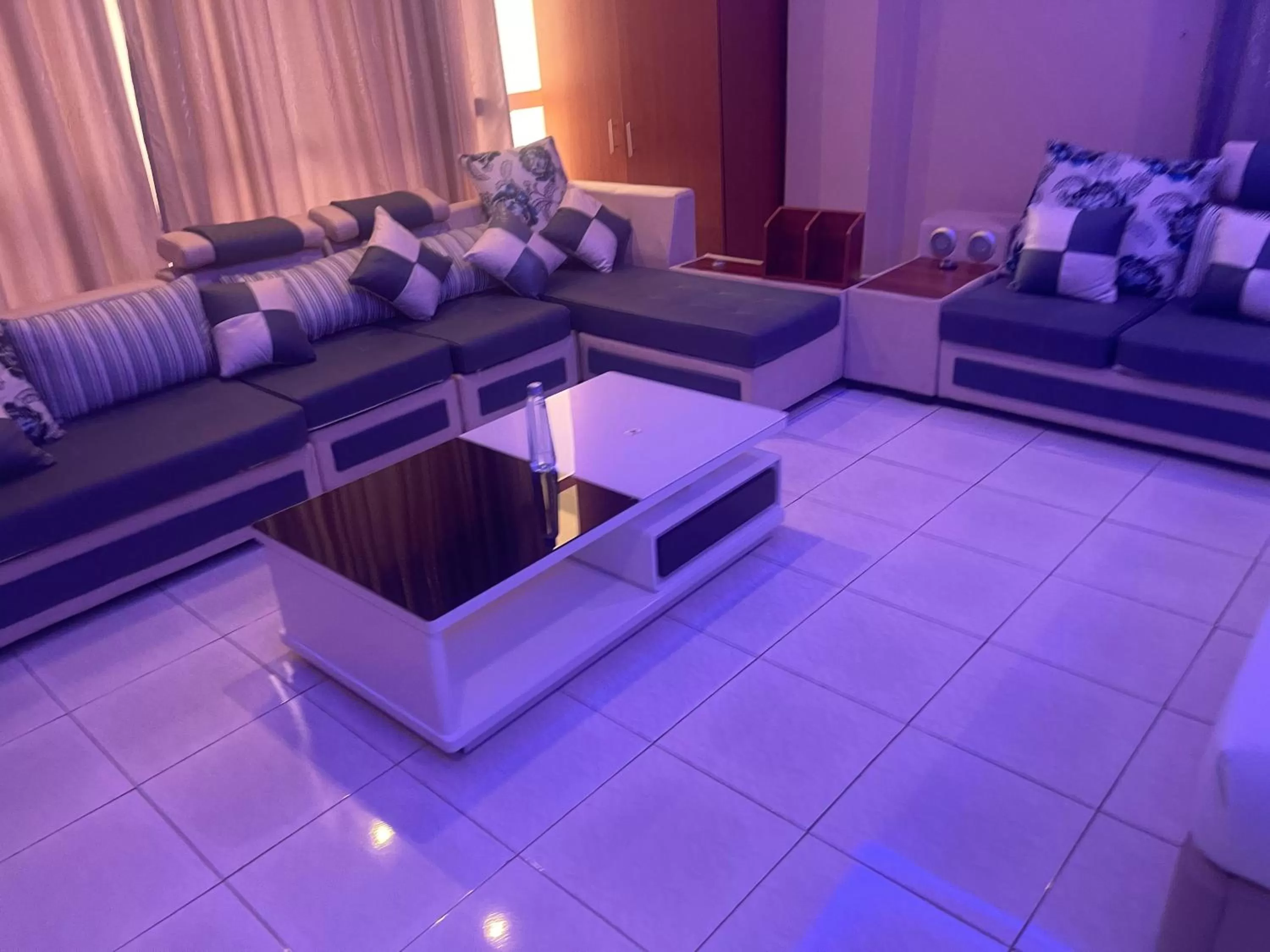 Dining area in Bukandula Hotel