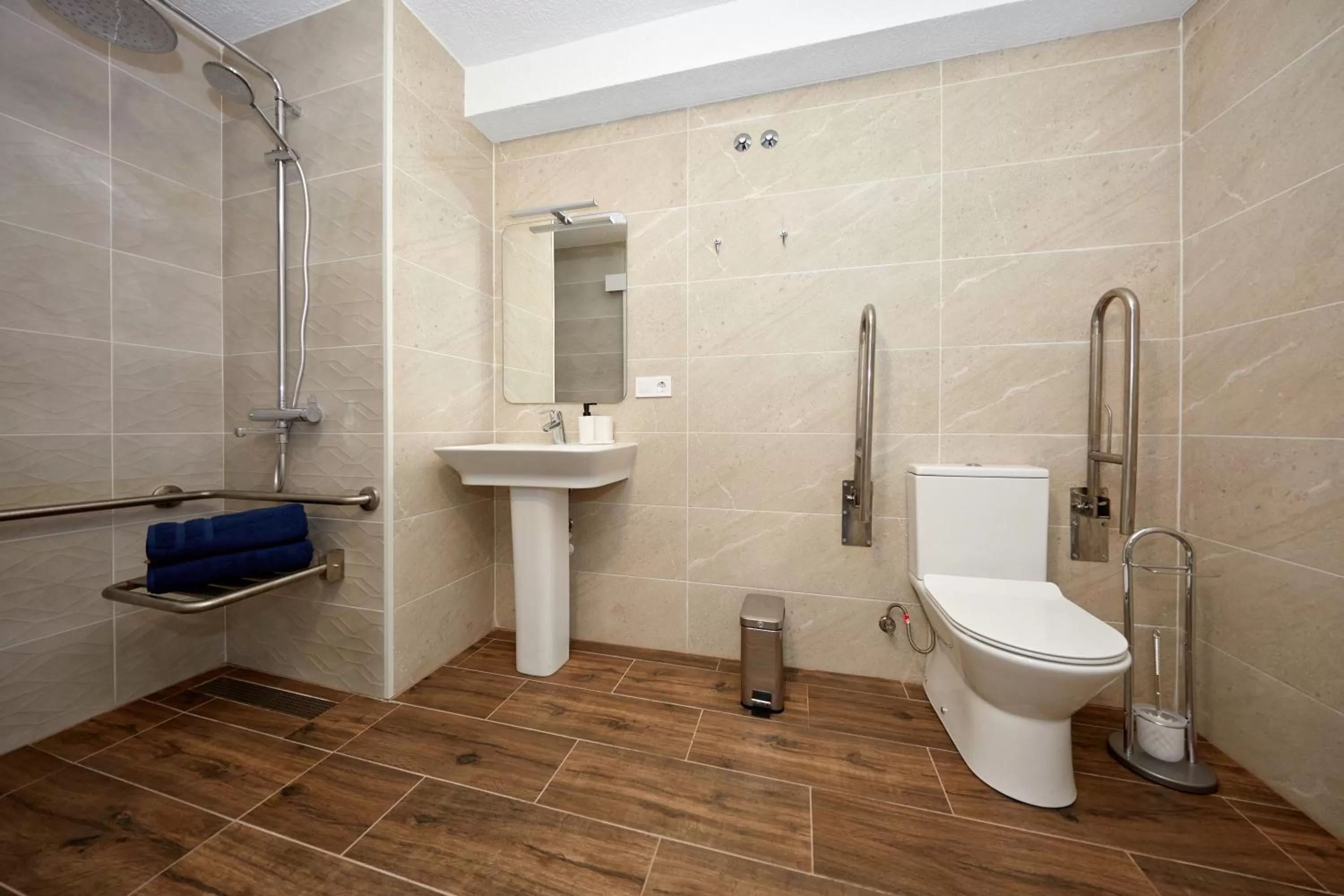 Bathroom in El Patio Hostal