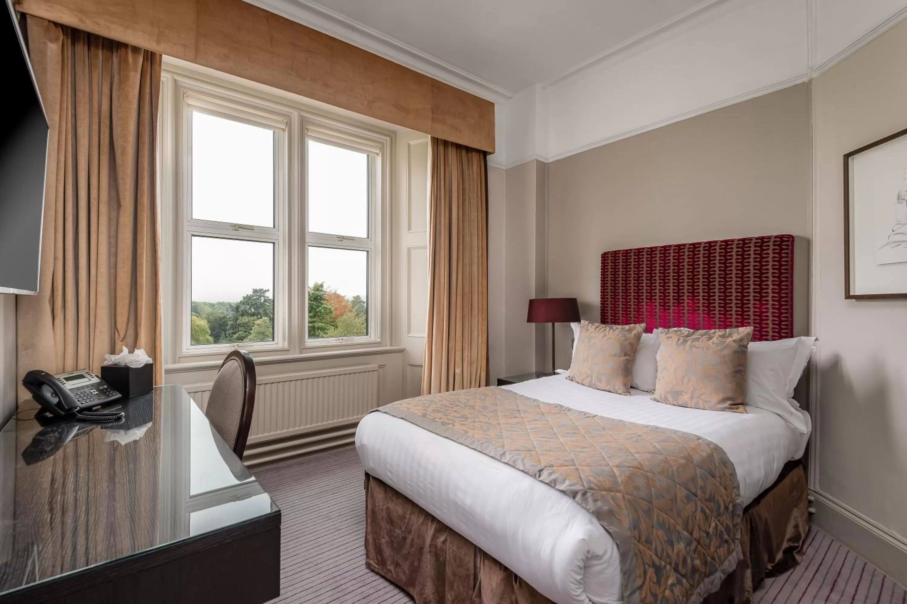 Bedroom, Bed in Hartsfield Manor