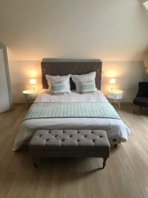 Bed in Villa MY le Mans