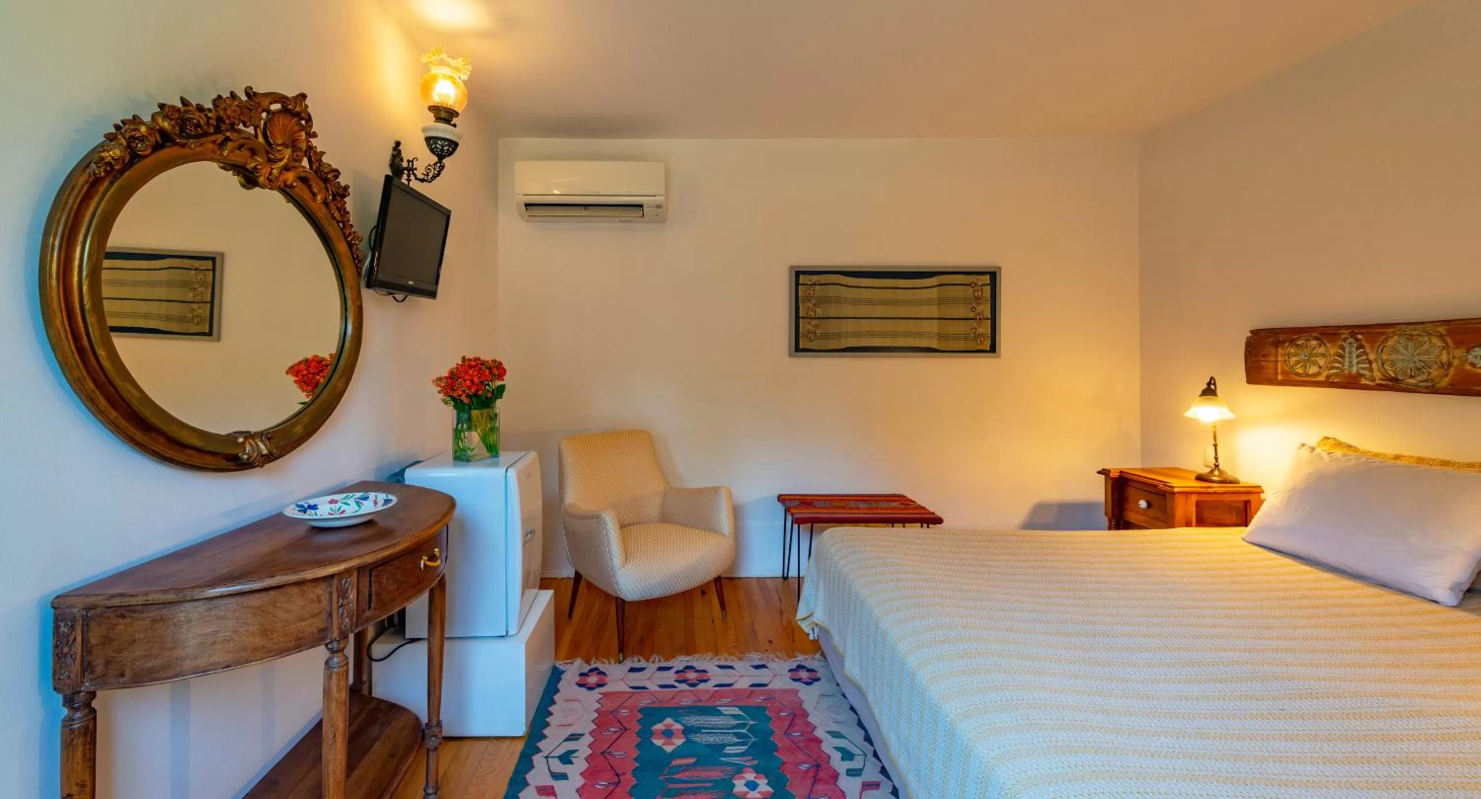 Photo of the whole room, Bed in Hotel Kalehan