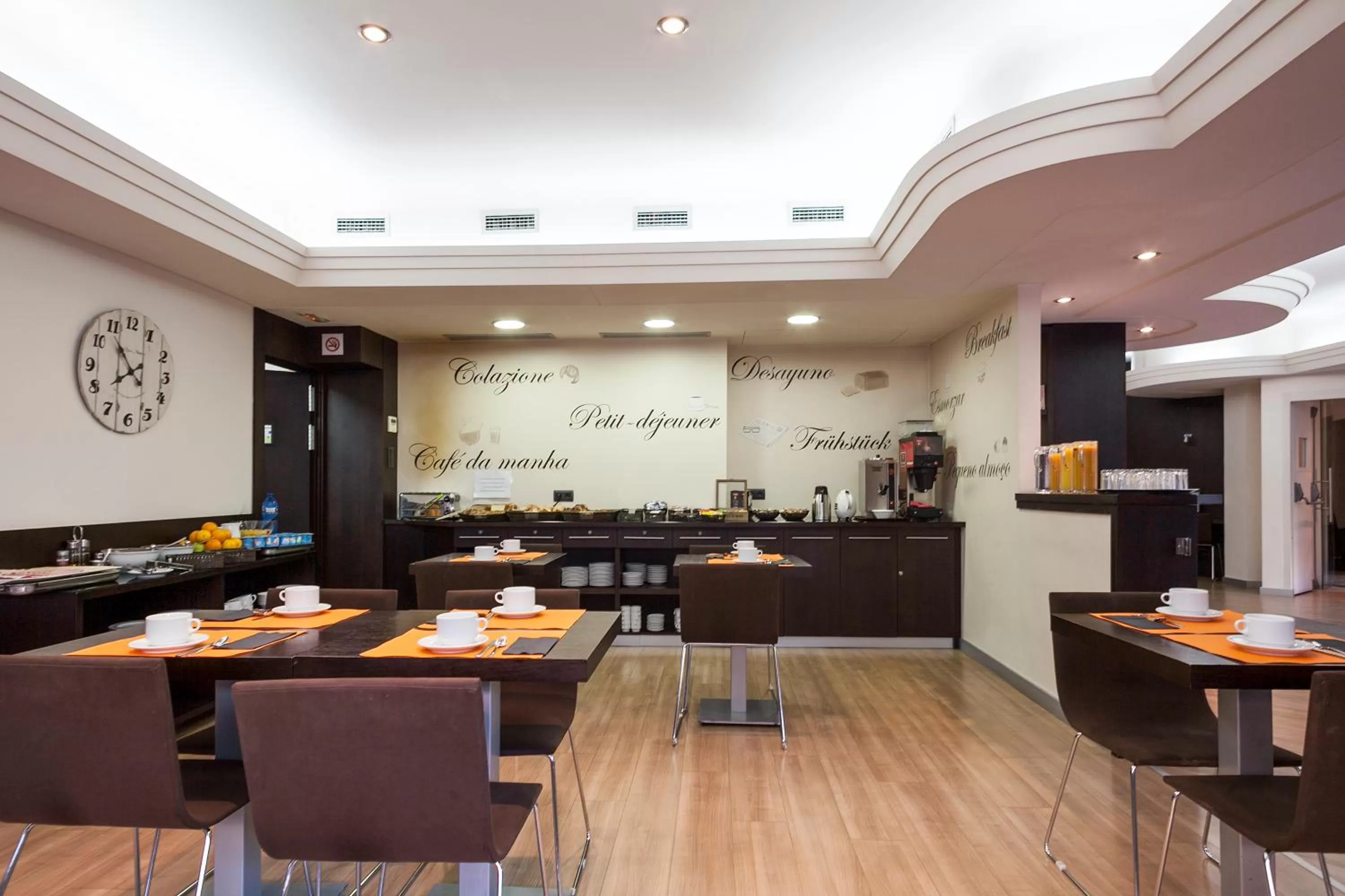 Restaurant/places to eat in Acta Antibes