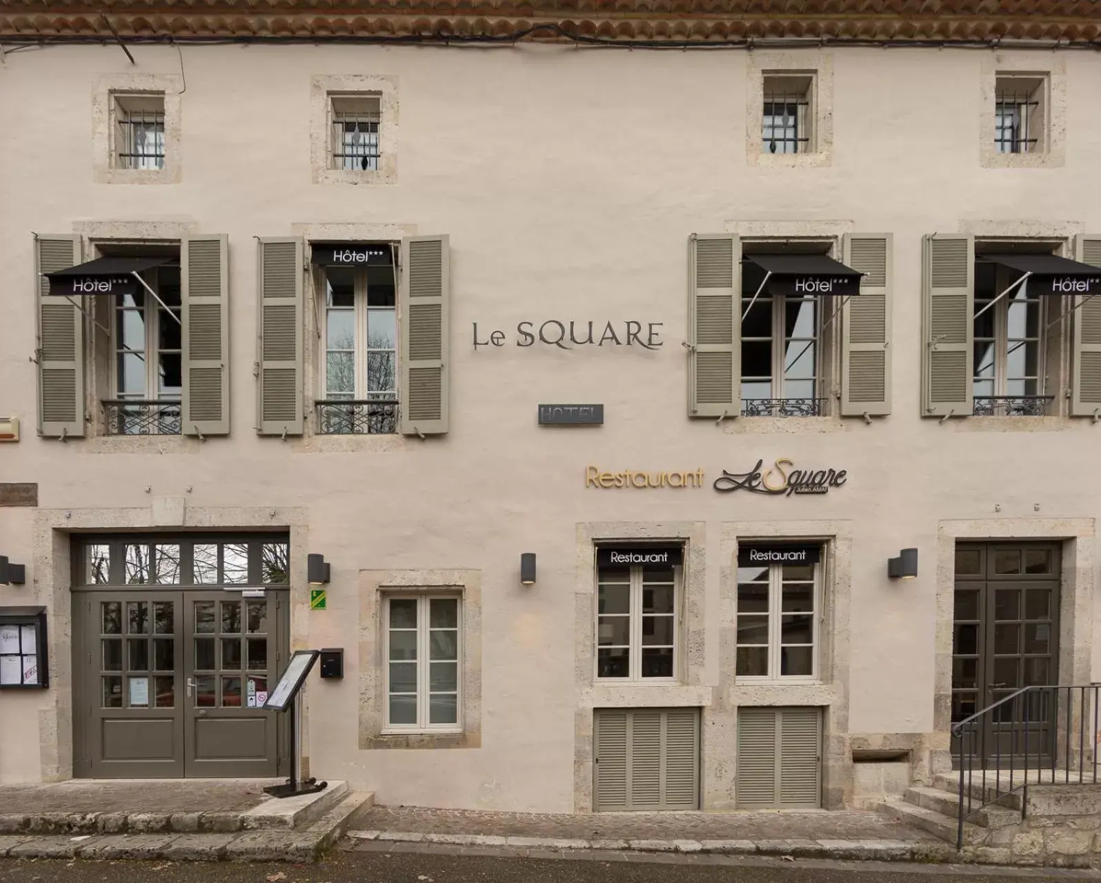 Restaurant/places to eat, Property Building in Le Square Restaurant/places to eat, Property Building in Le Square