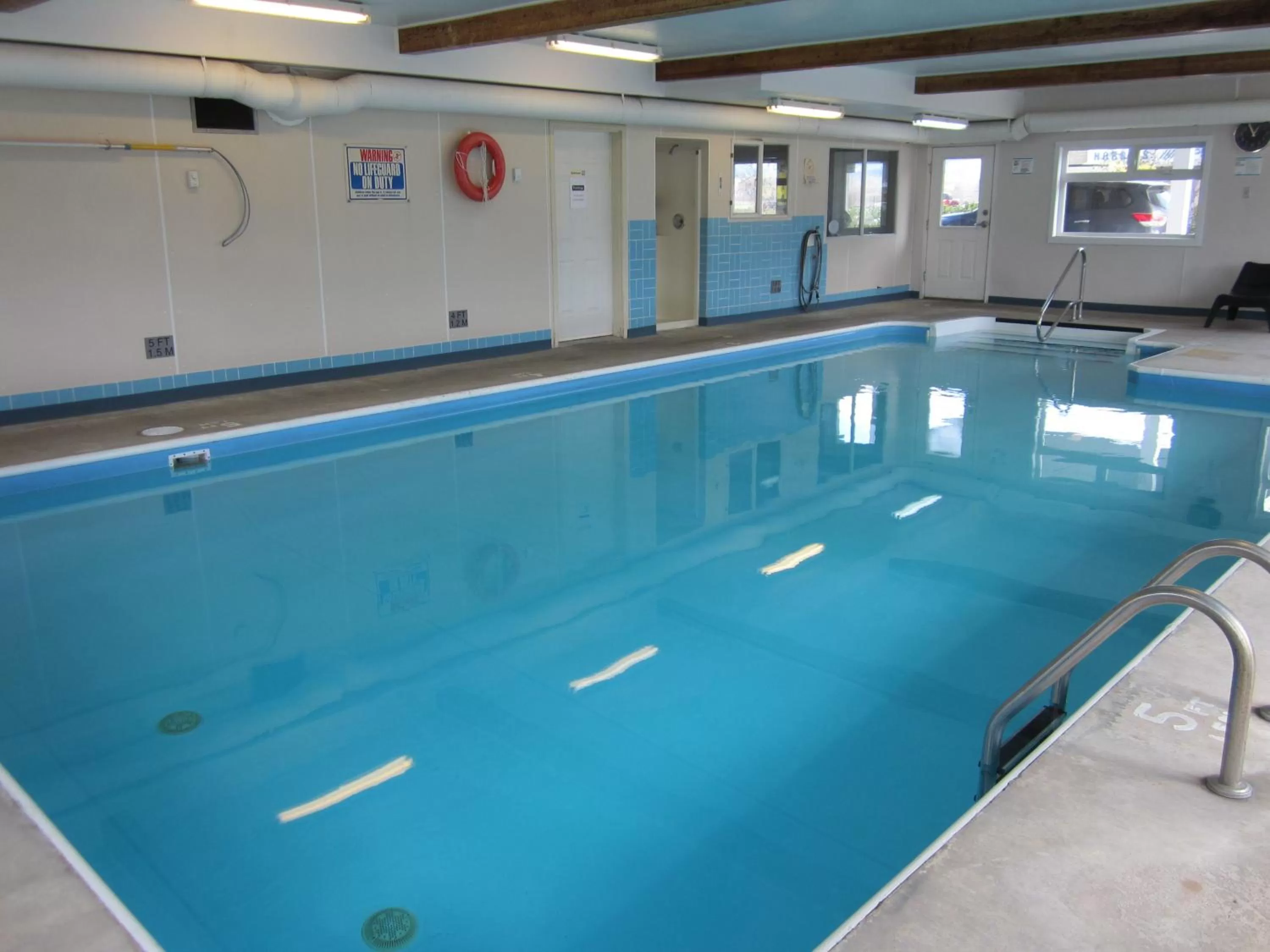 Swimming pool in Travelodge by Wyndham Salmon Arm BC