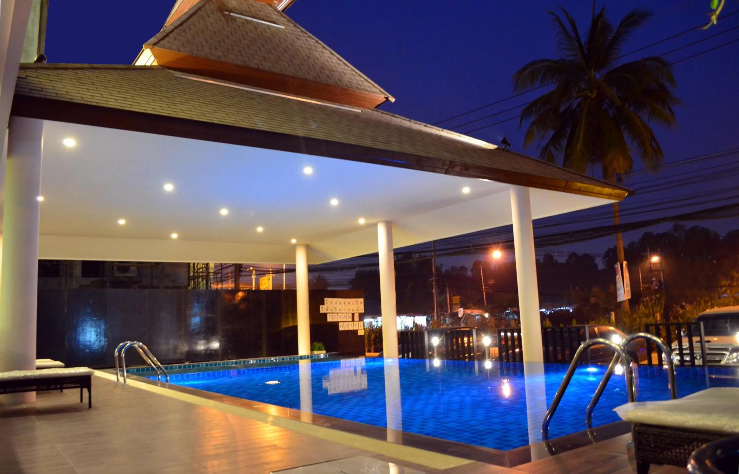 Swimming pool in Tevan Jomtien Pattaya