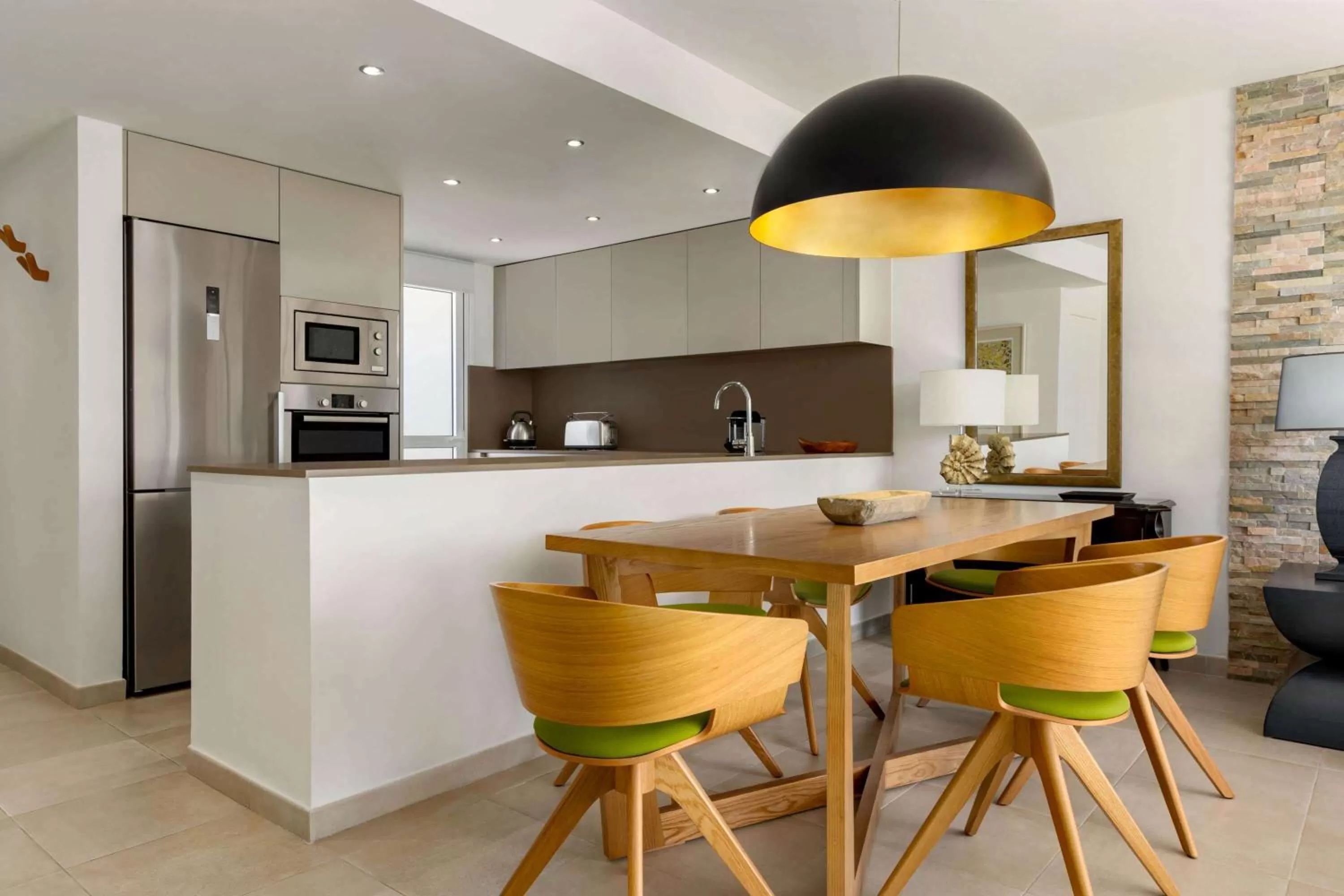 Dining area in Wyndham Residences Golf del Sur