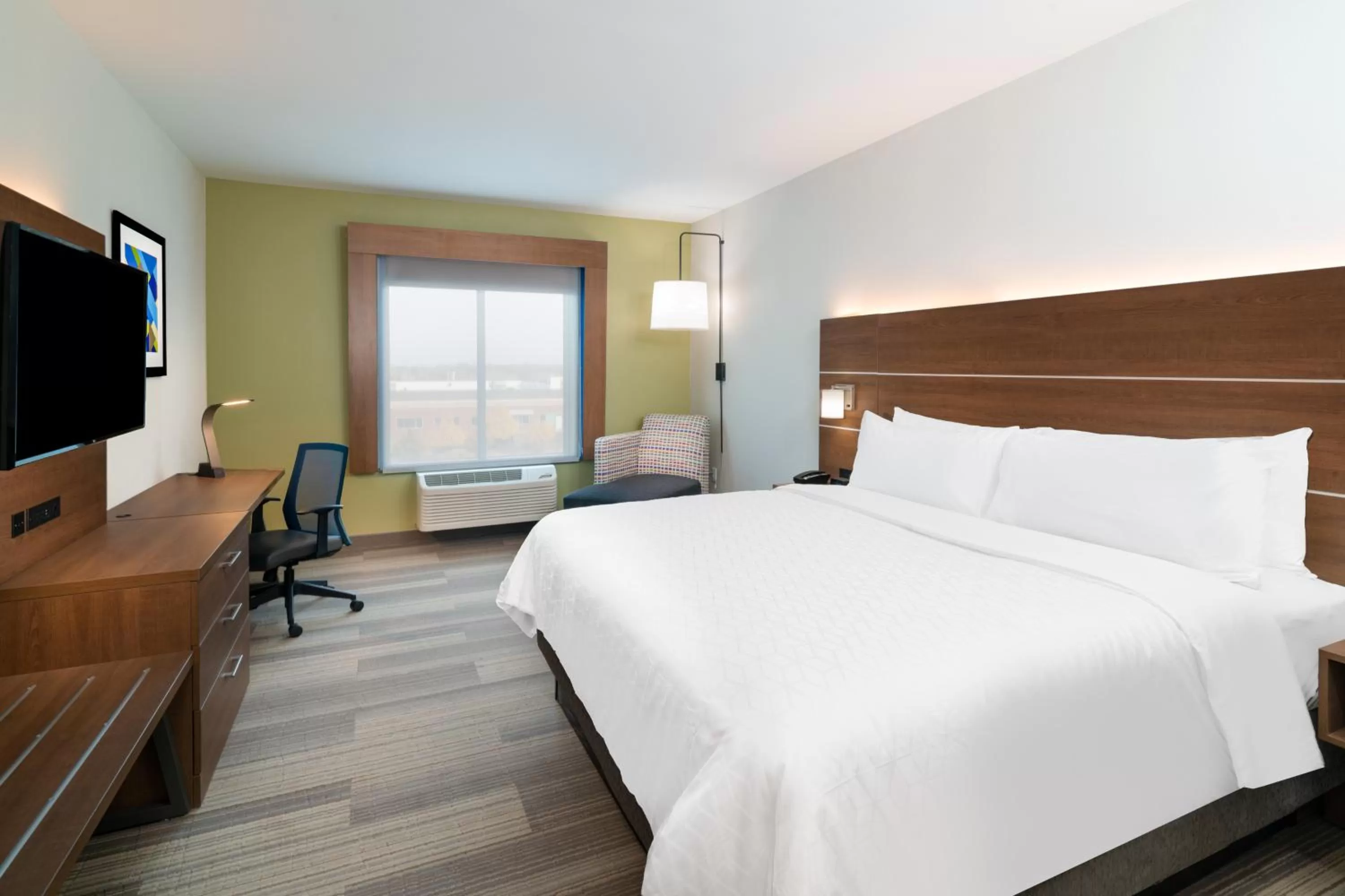 Bed in Holiday Inn Express & Suites - St Peters by IHG