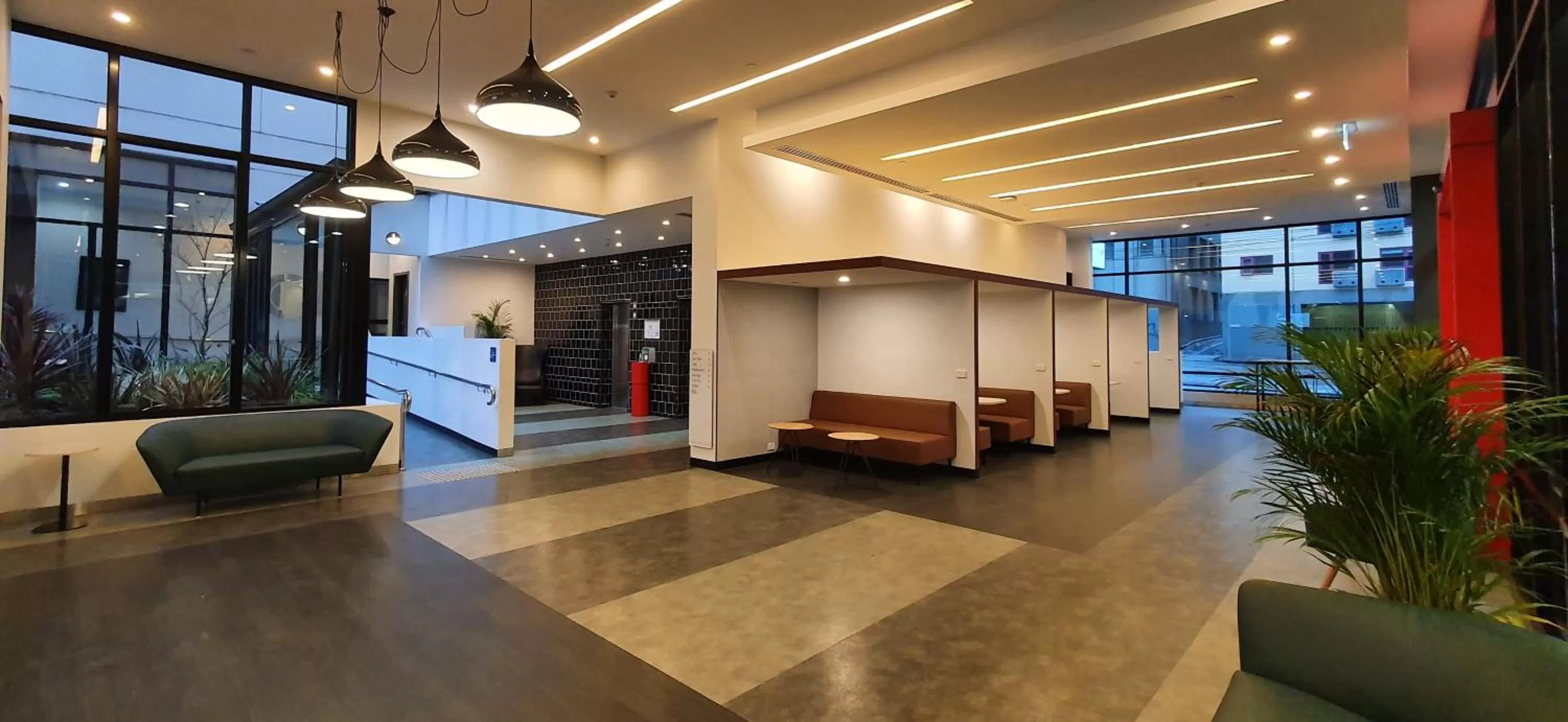 Business facilities in Essence Hotel Carlton