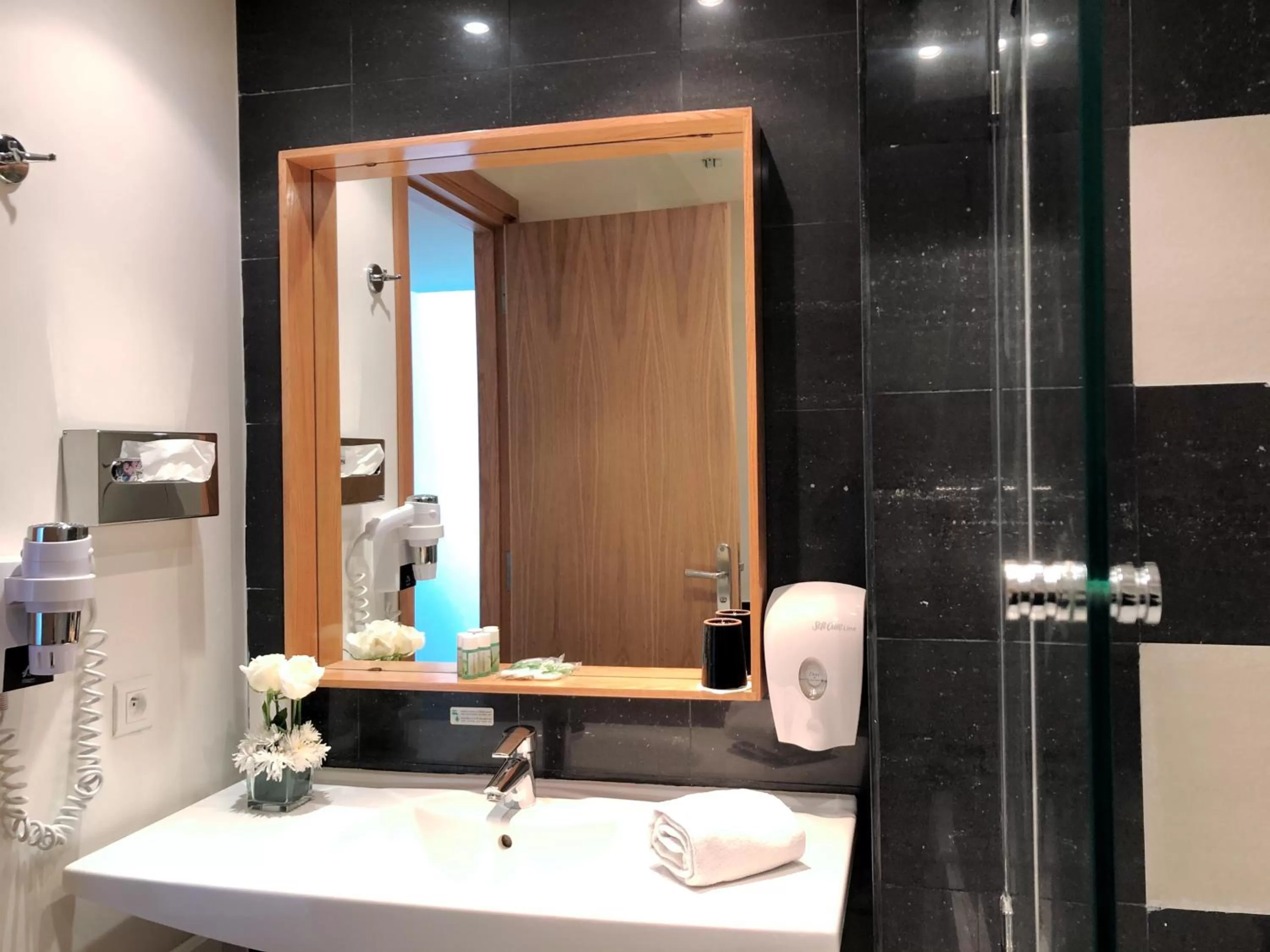 Bathroom in Le Pietri Urban Hotel