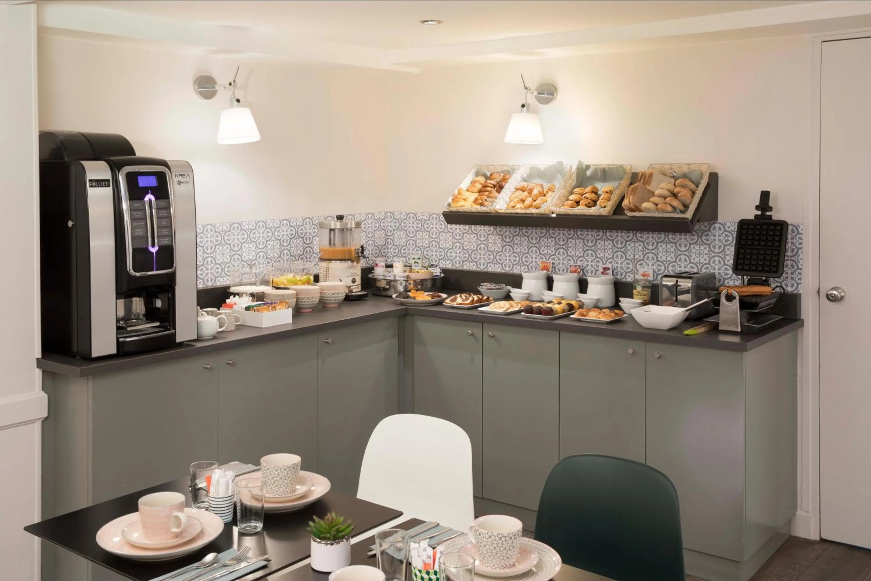 Breakfast in Hotel d'Espagne