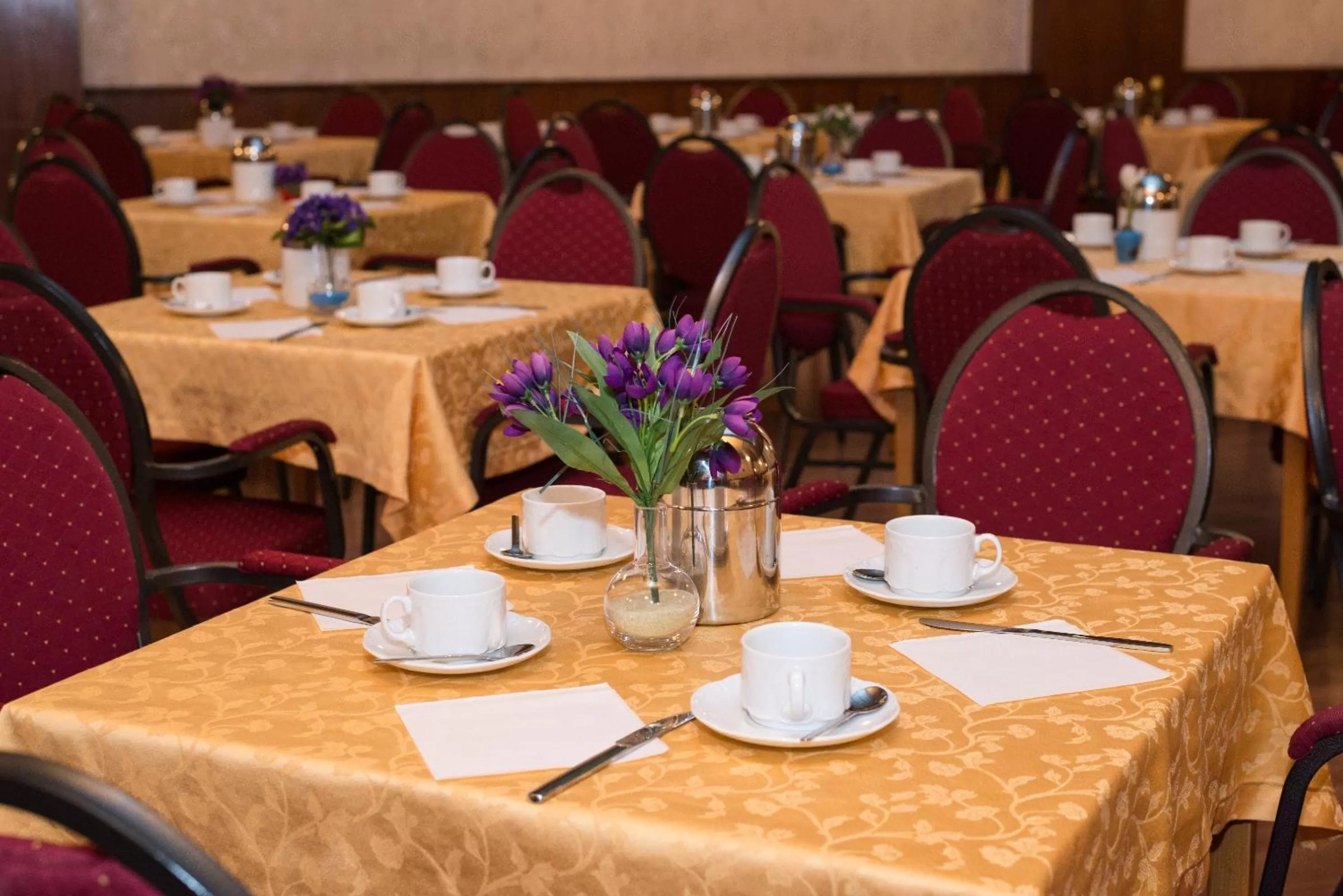 Restaurant/places to eat in Hotel Mozart