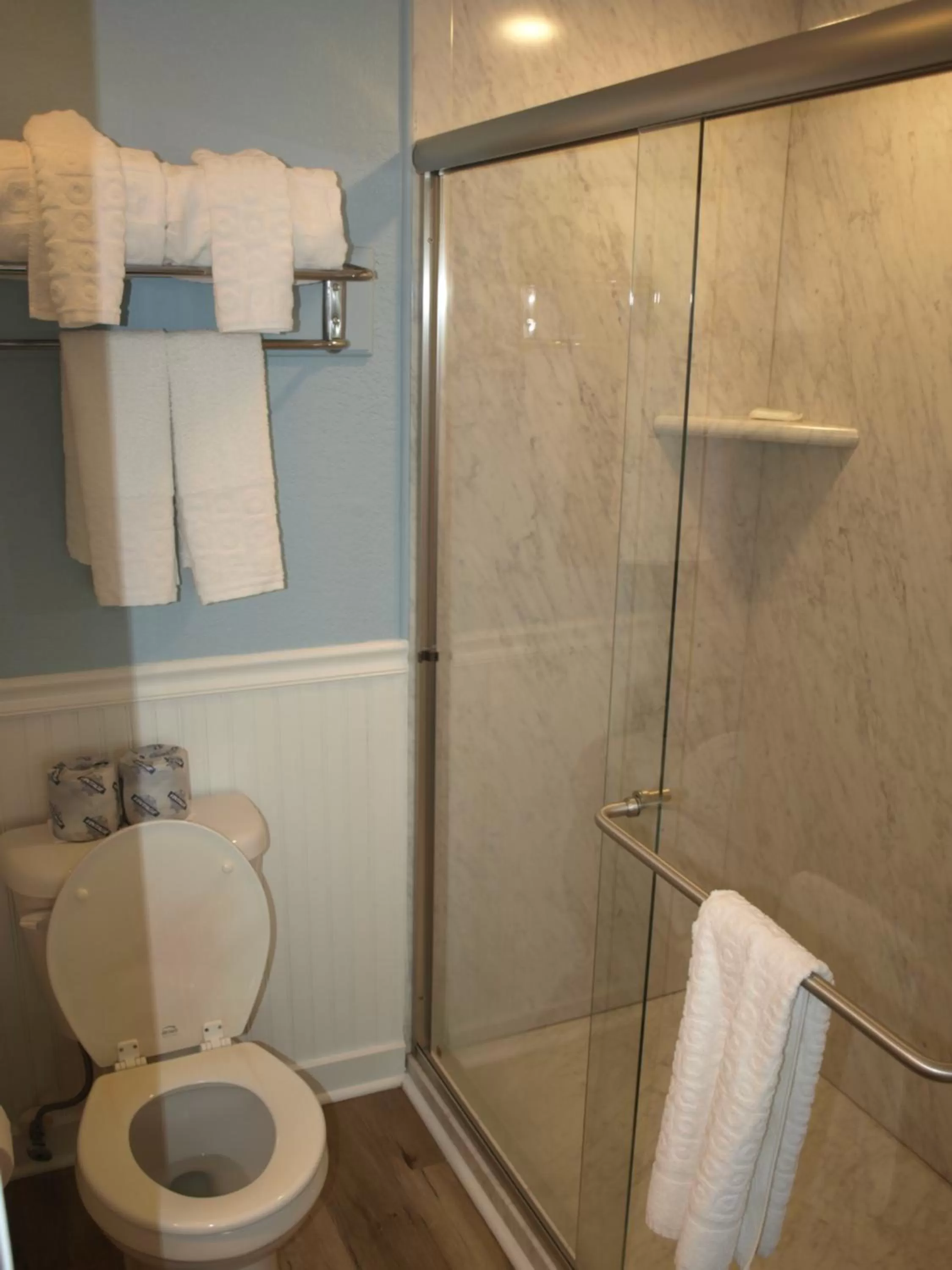 Bathroom in Atlantic View Hotel