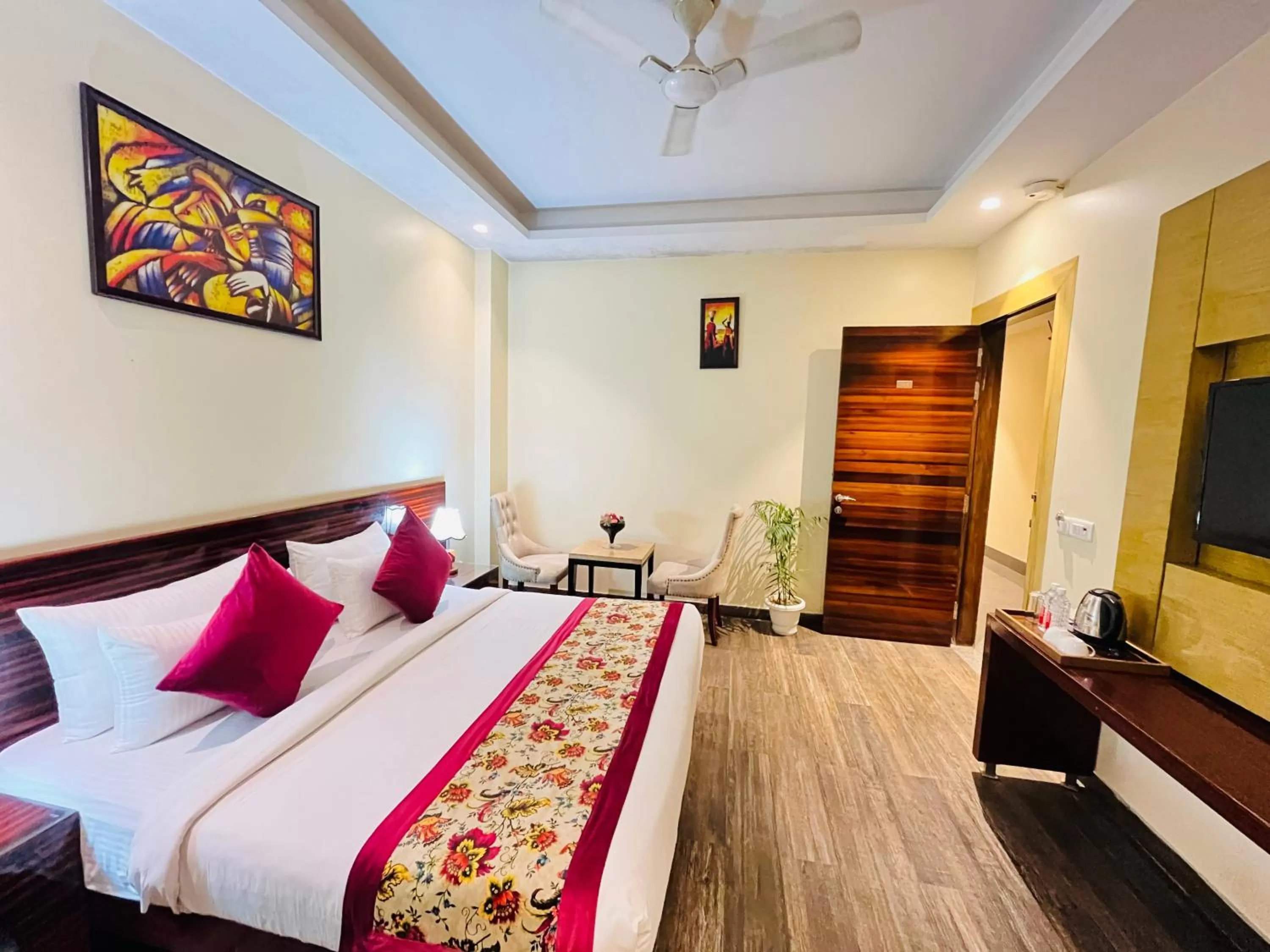 Bed in Hotel Banz near Delhi Airport