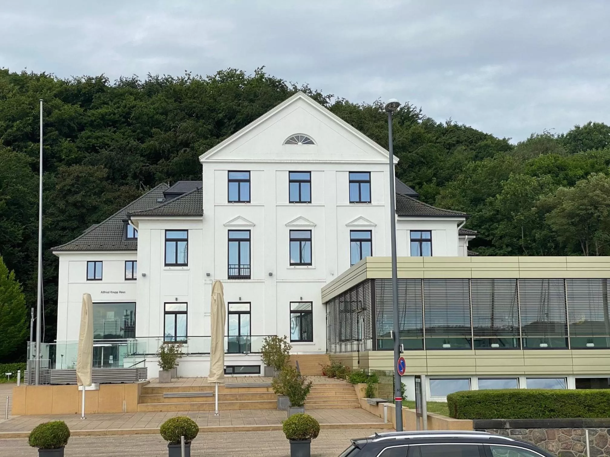 Property building in Hotel Kieler Yacht-Club