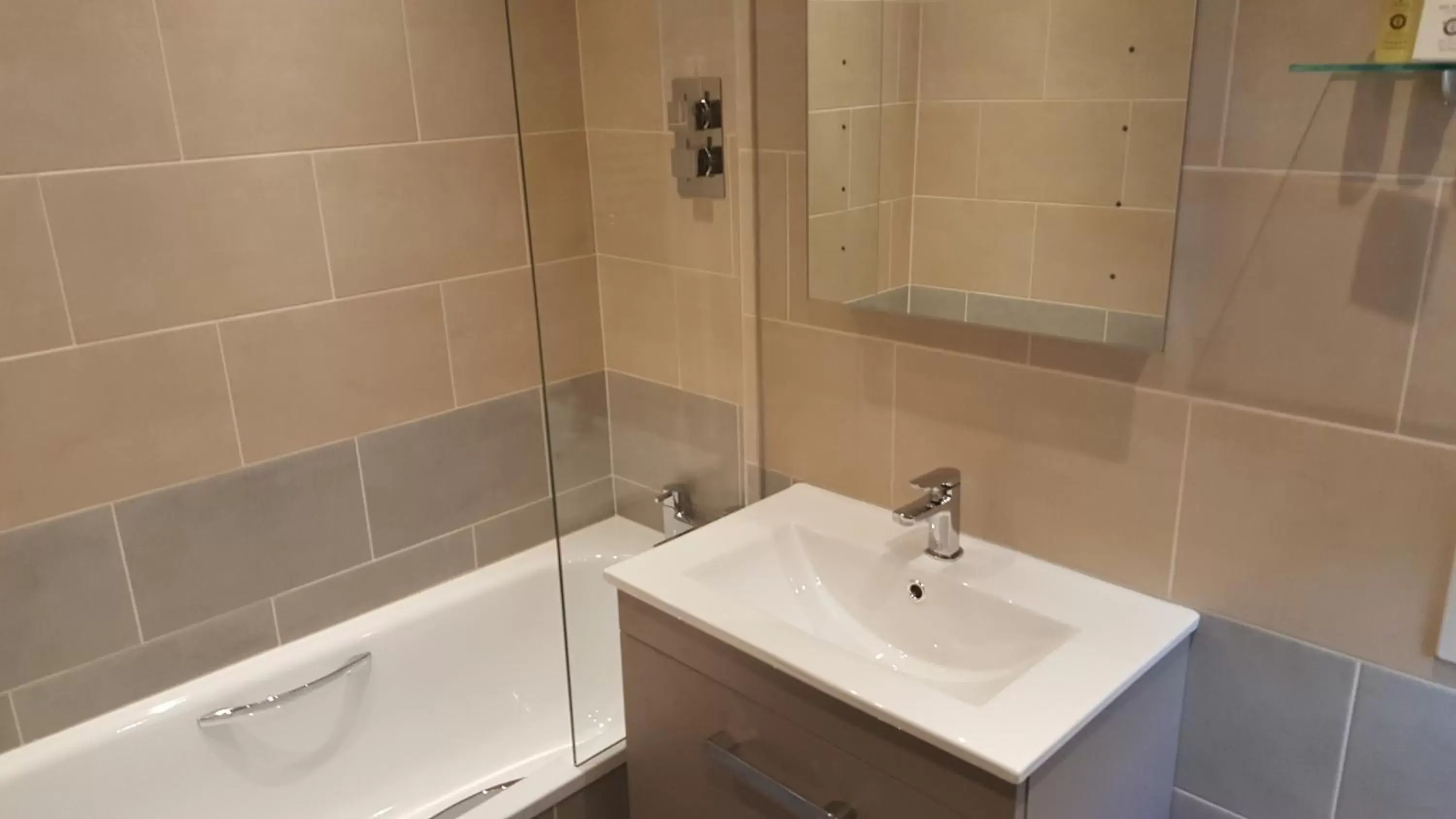 Superior Twin Room in Stonecross Manor Hotel Superior Twin Room in Stonecross Manor Hotel