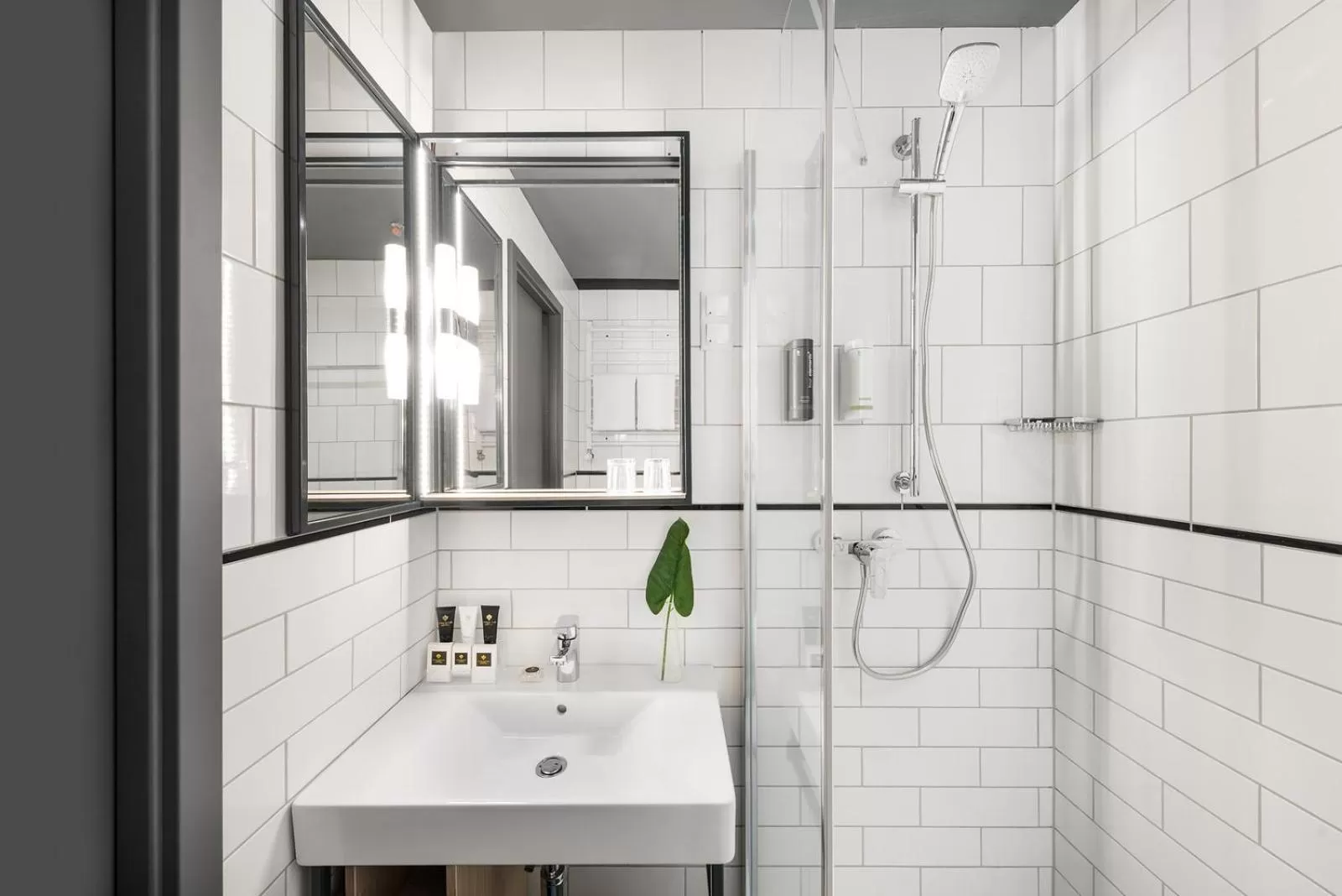 Bathroom in D8 Hotel