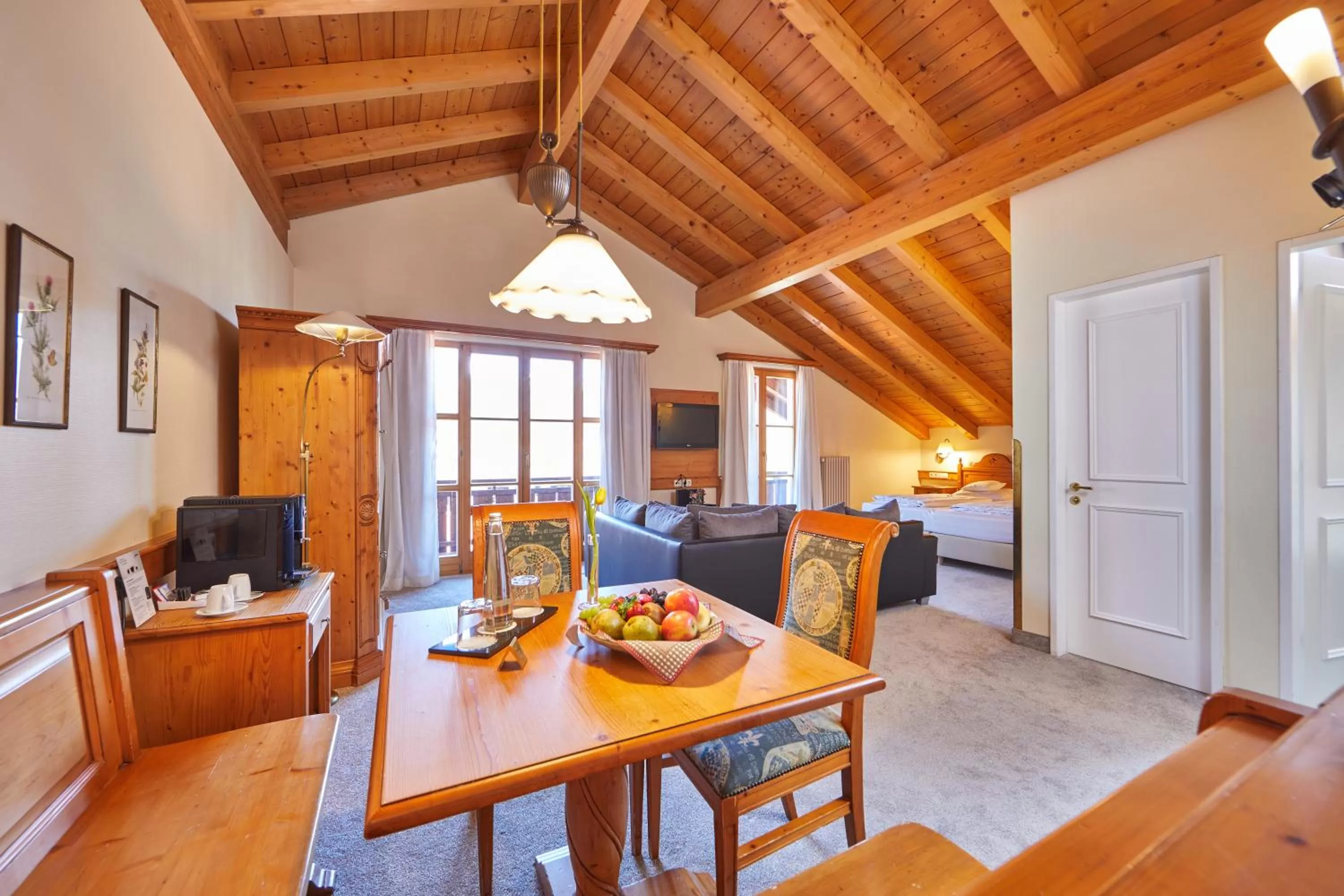 Photo of the whole room in Hotel Zugspitze