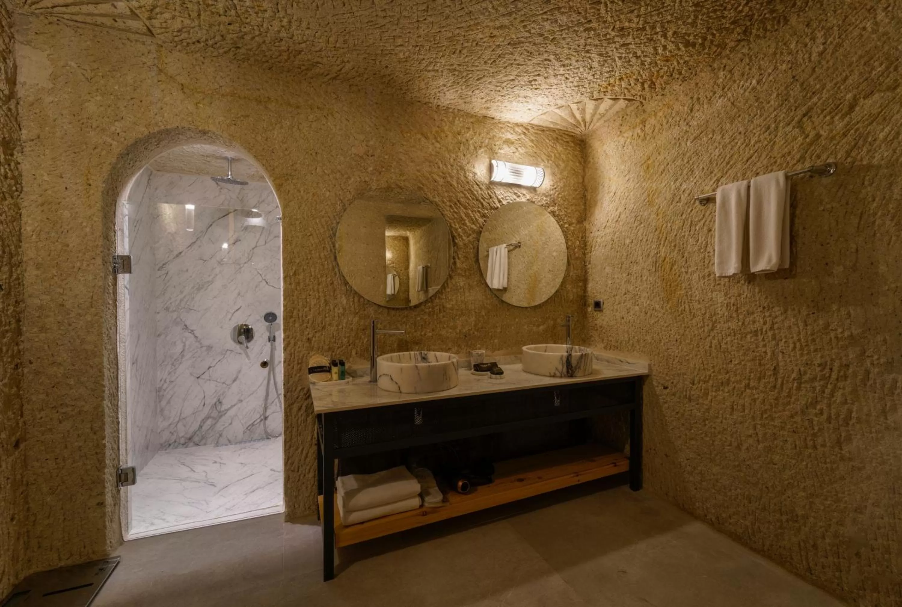 Shower in The Niche Cave Hotel