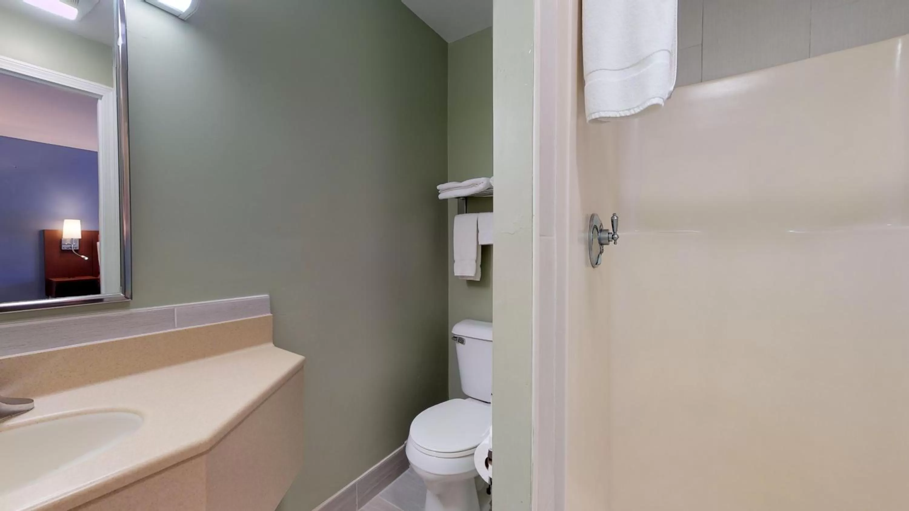 Shower in Scarborough Beach Motel