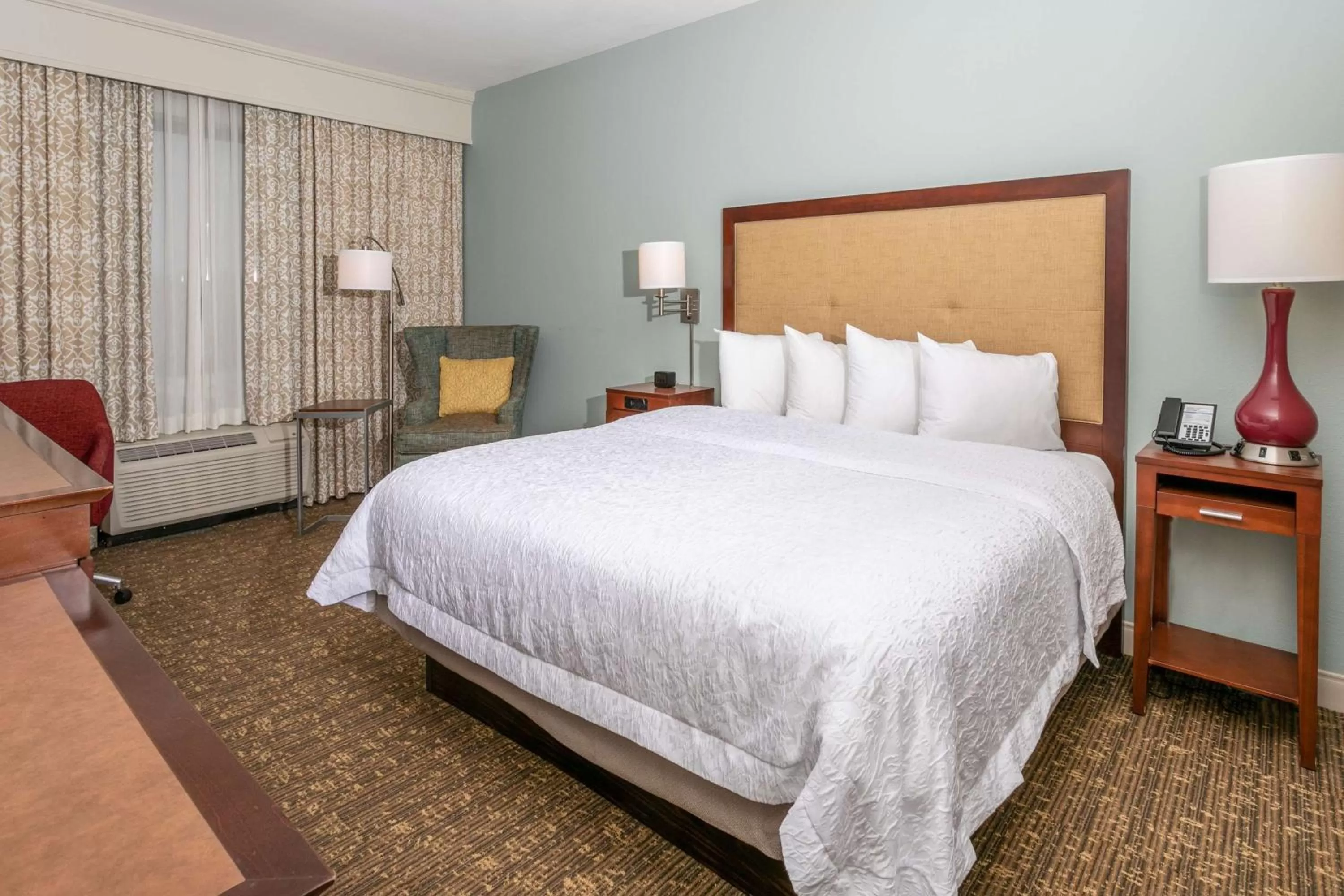 Bedroom, Bed in Hampton Inn & Suites Nashville-Green Hills