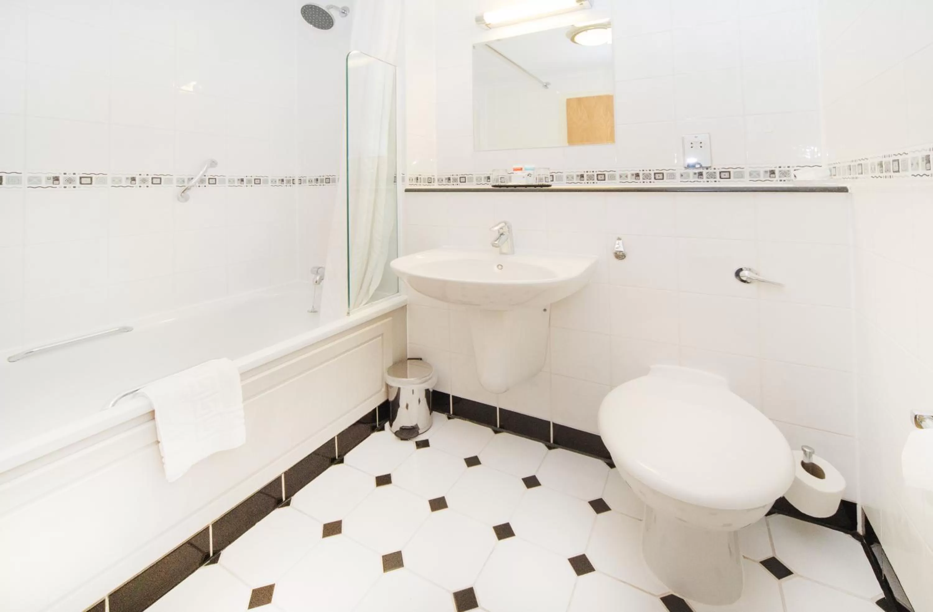 Bathroom in The Worcester Whitehouse Hotel