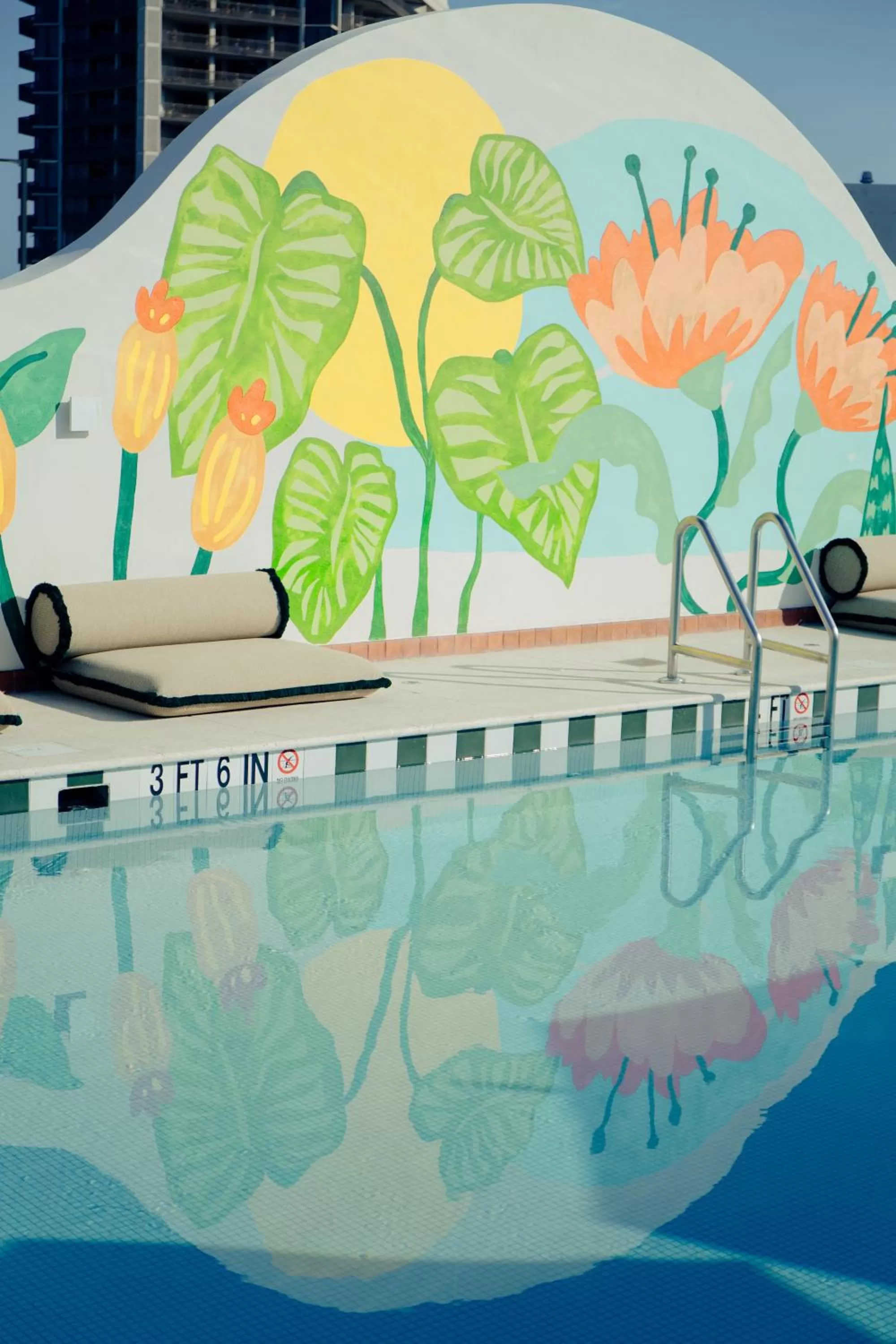 Swimming pool in Mayfair House Hotel & Garden