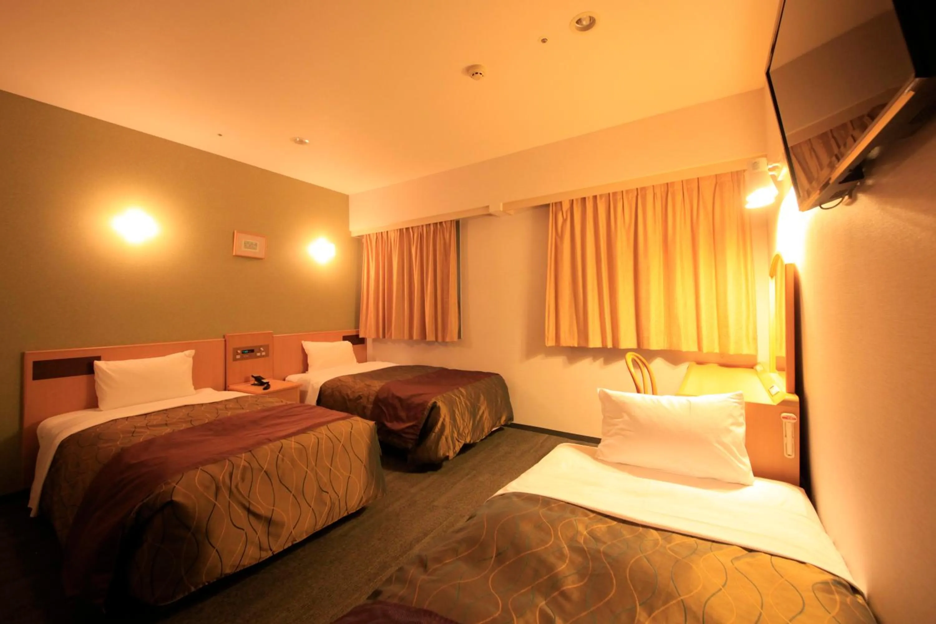 Photo of the whole room, Bed in Hotel Grand City